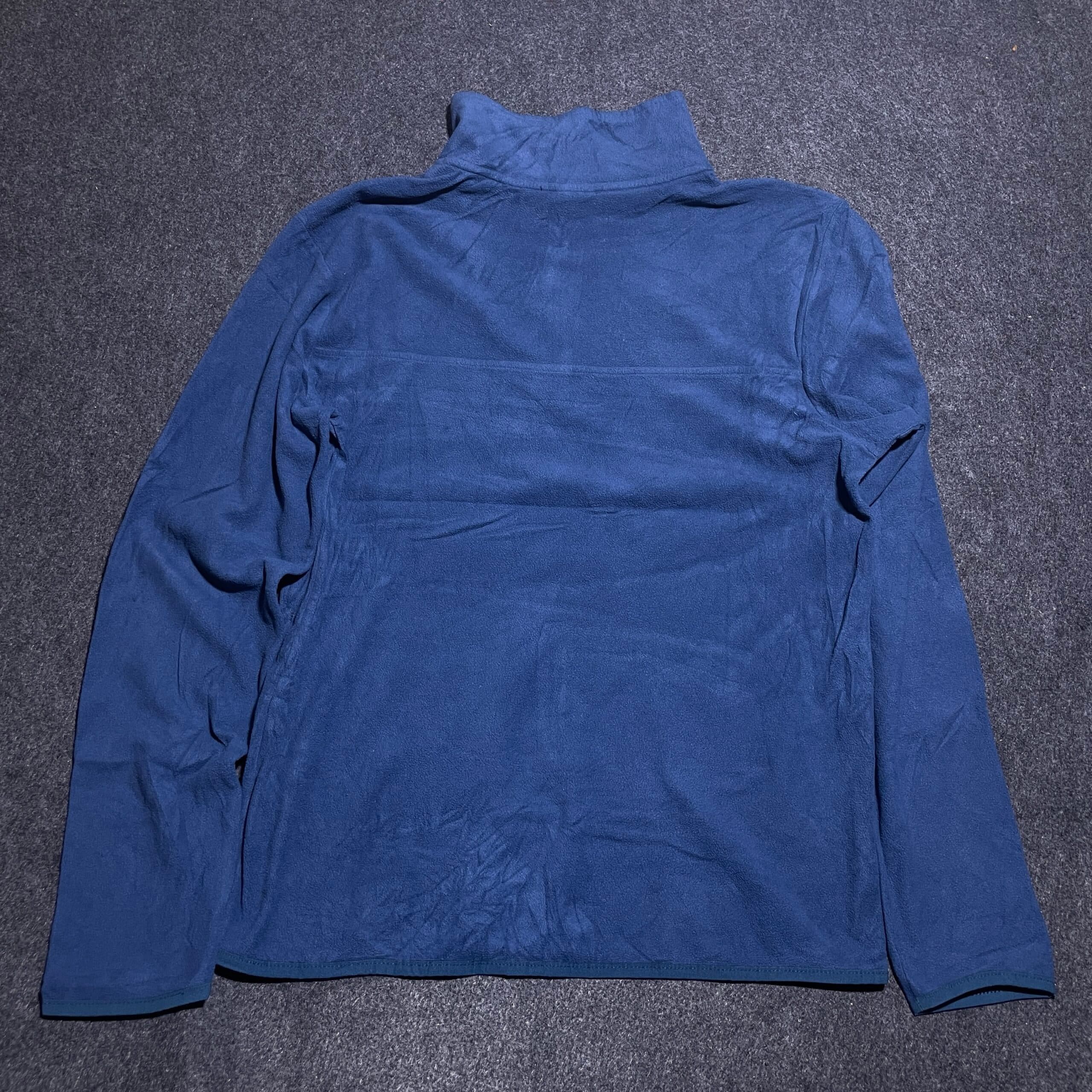 The North Face thrift fleece jacket India close-up