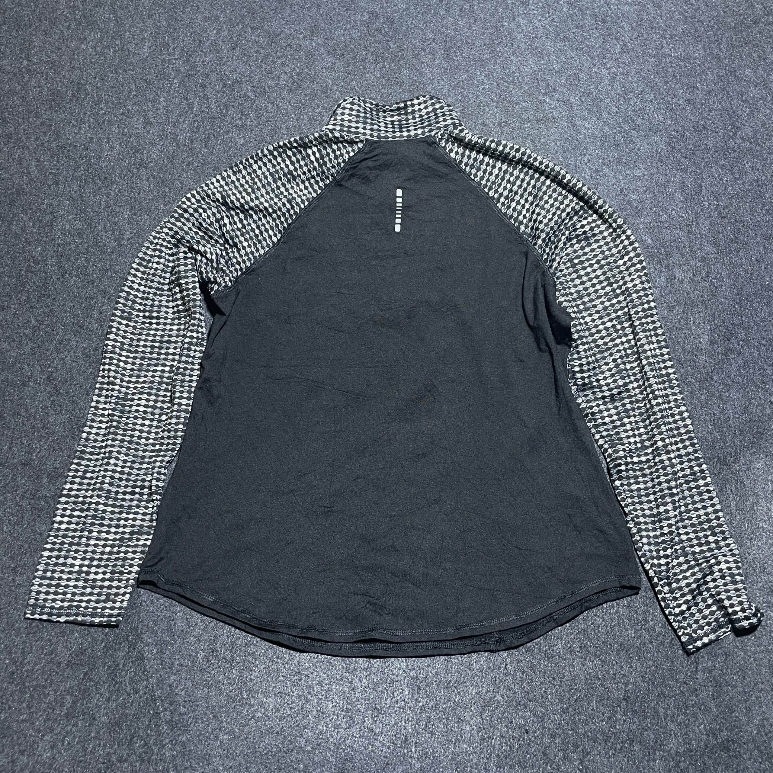 Branded thrift t-shirt India detail view