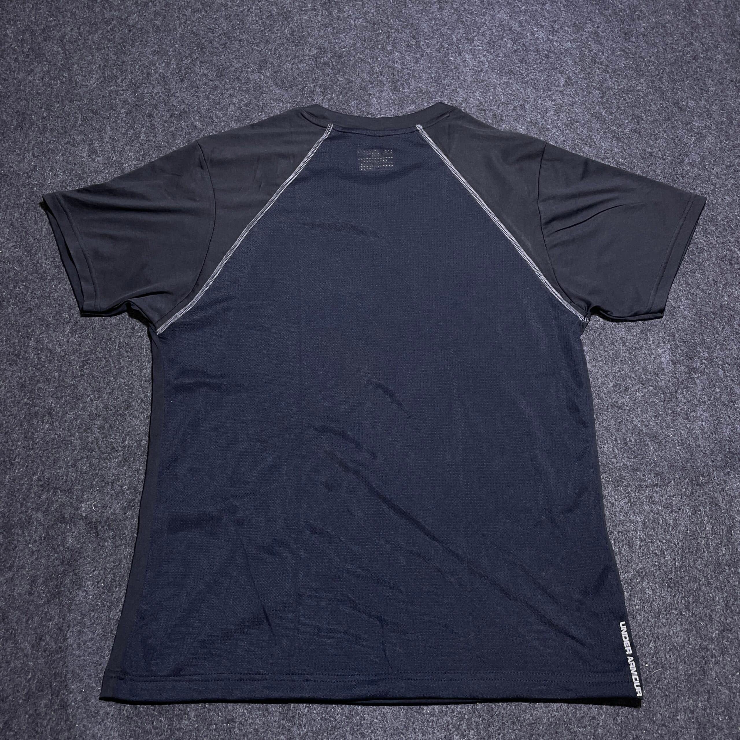 Under Armour HeatGear thrift compression wear India detail view