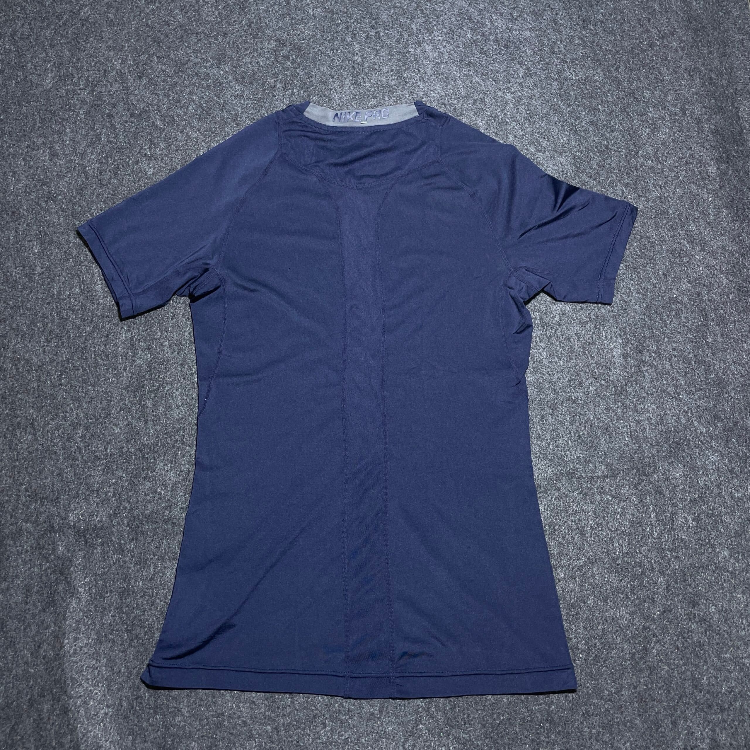 Nike Dri-FIT thrift compression wear India detail view