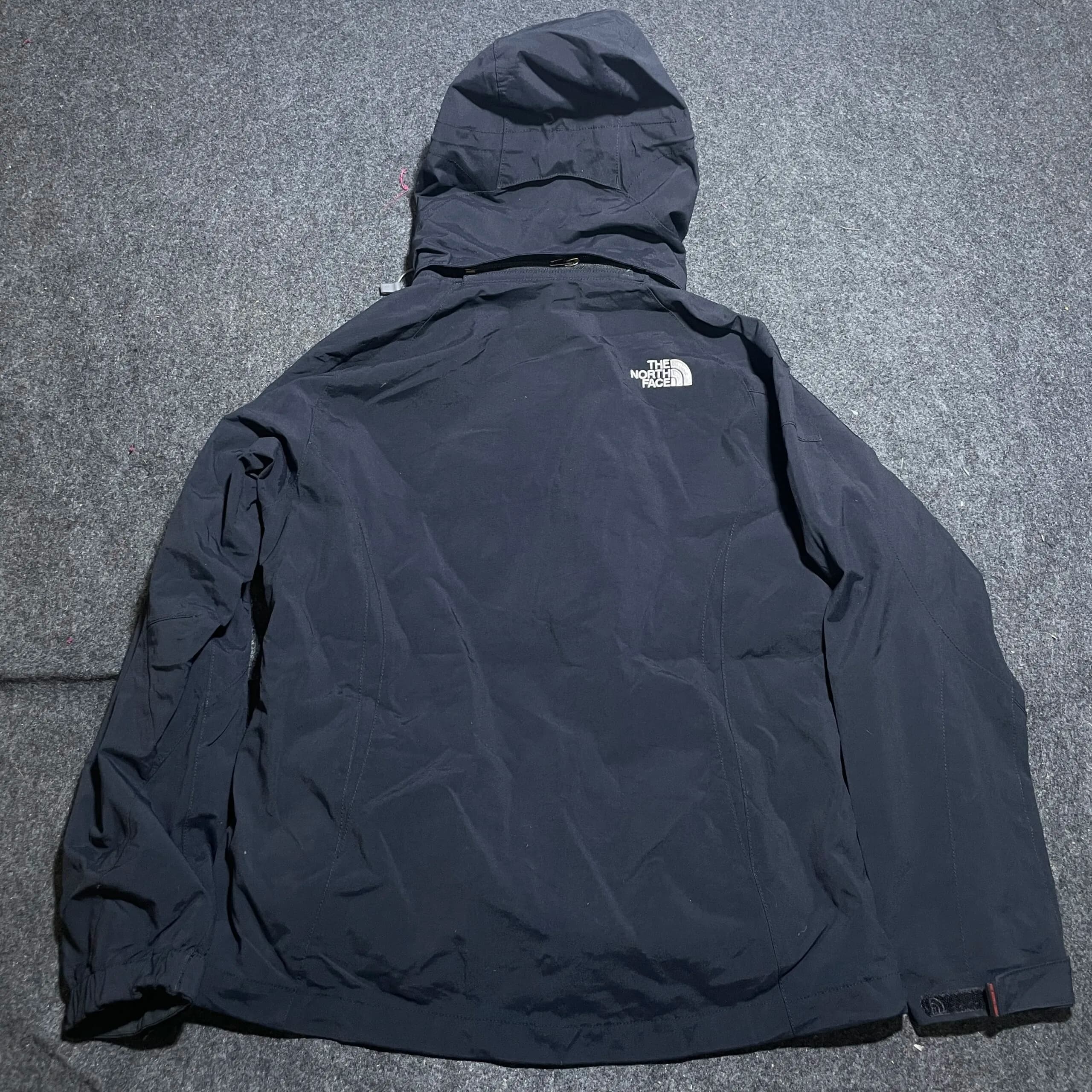 The North Face HyVent thrift waterproof jacket India detail view