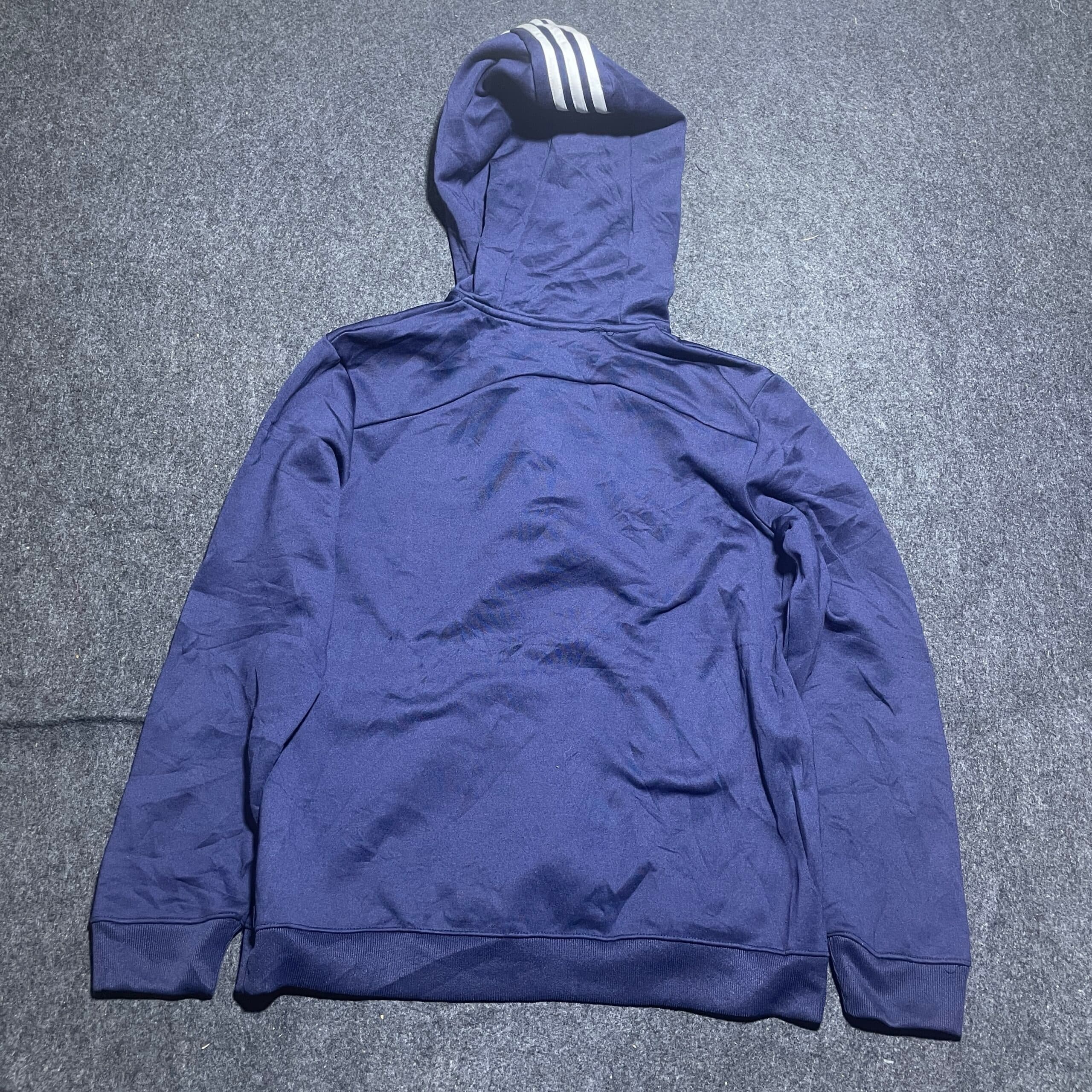 Adidas thrift hoodie India detail view