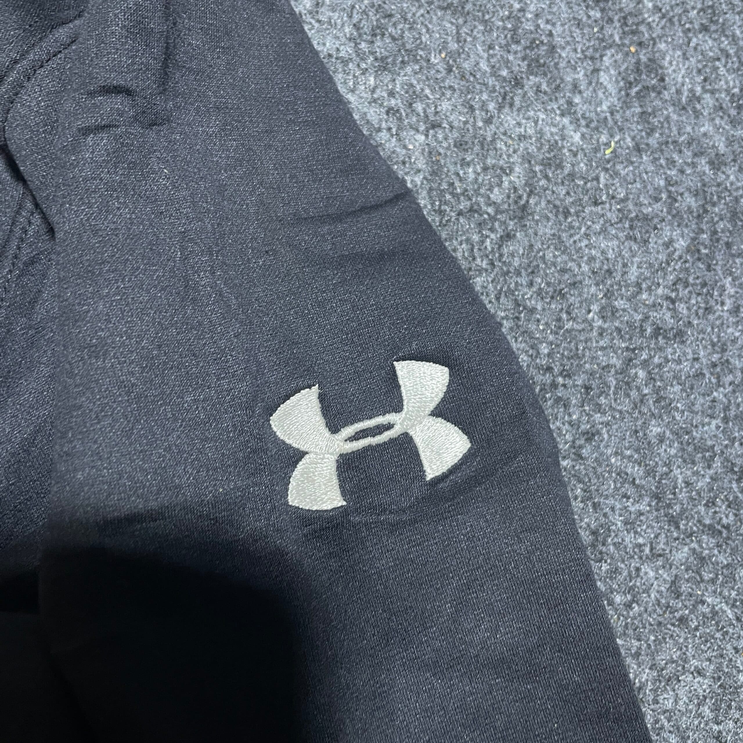 Under Armour ColdGear thrift hoodie India close-up