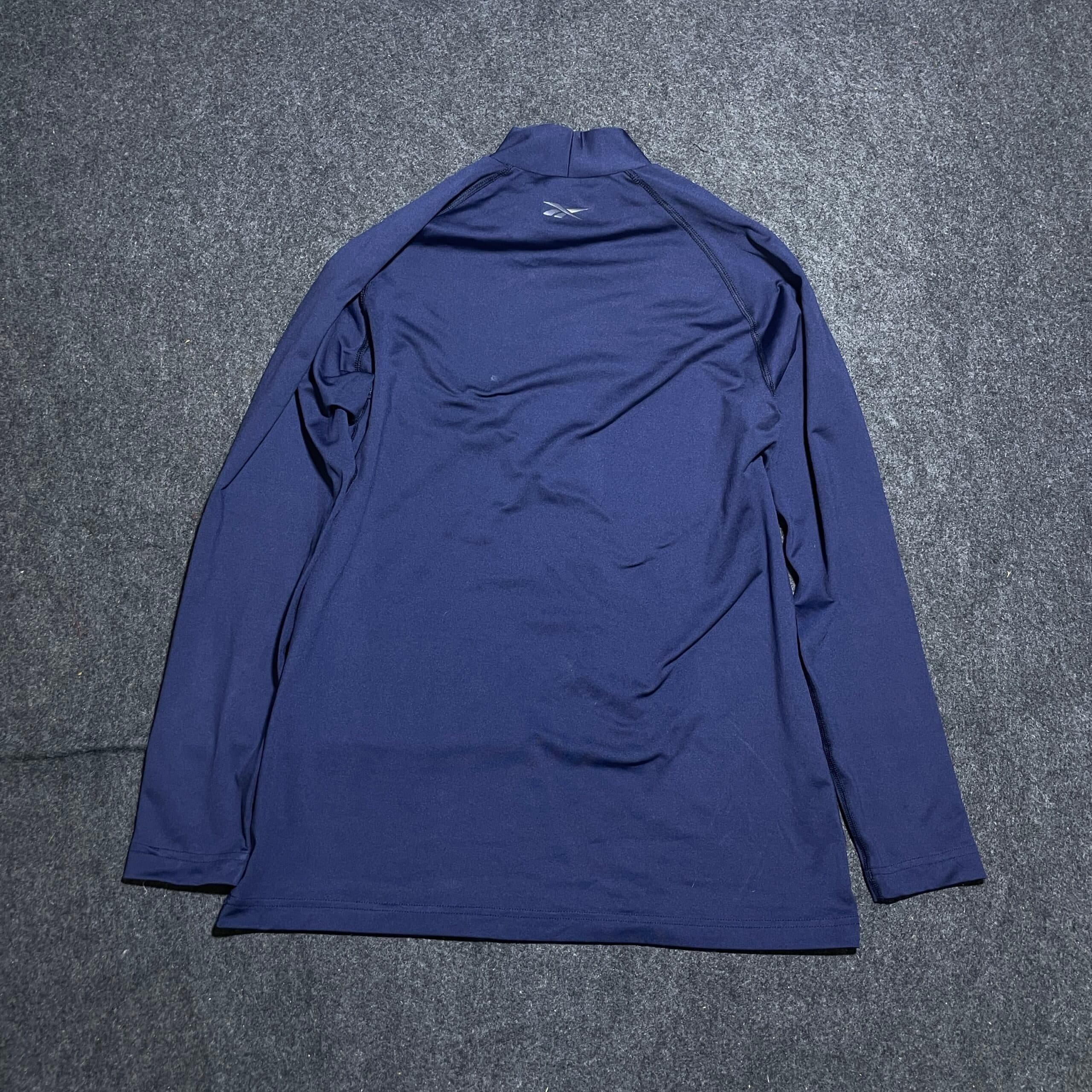 Reebok thrift compression wear India detail view
