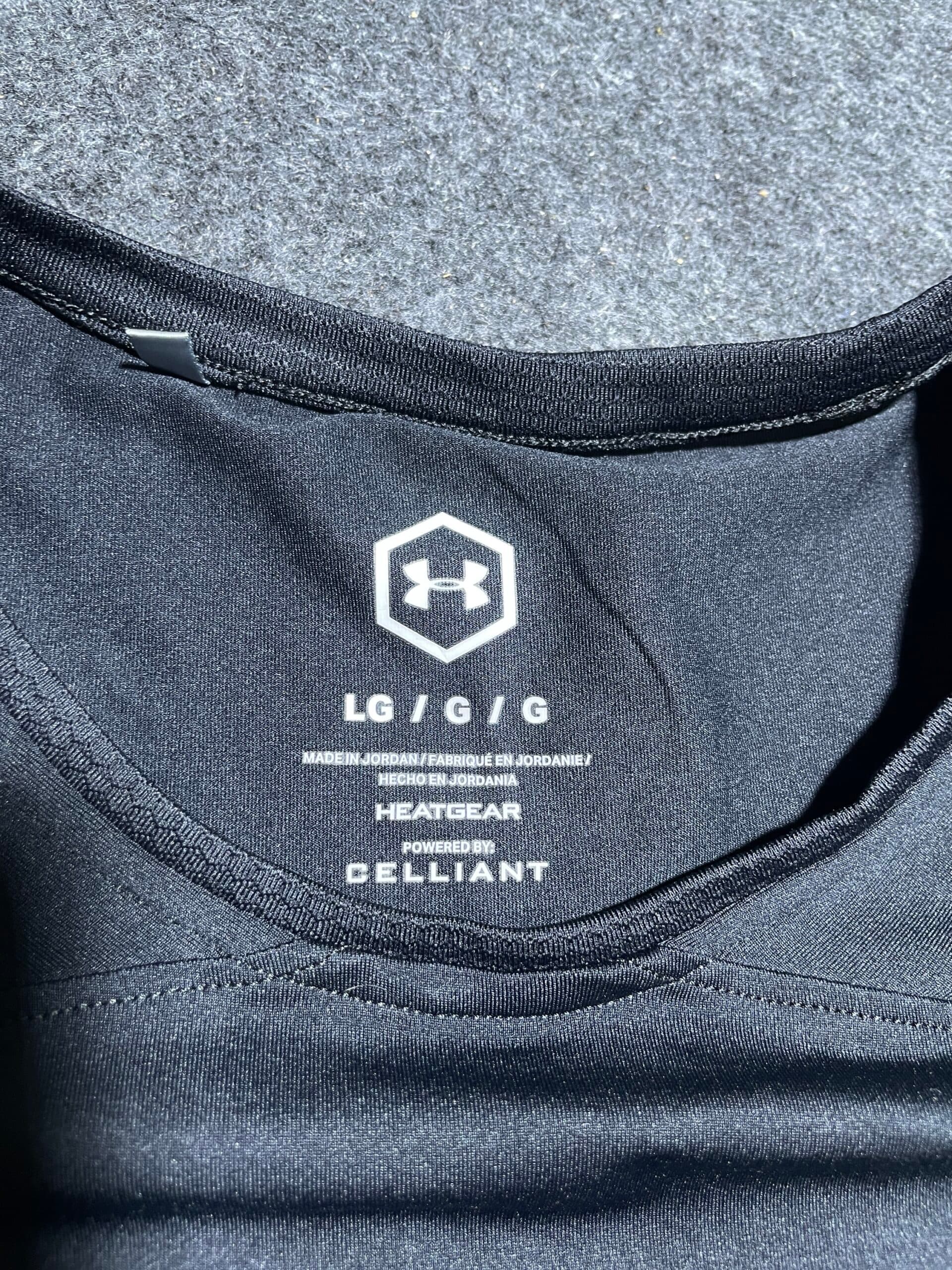 Under Armour HeatGear thrift compression wear India close-up