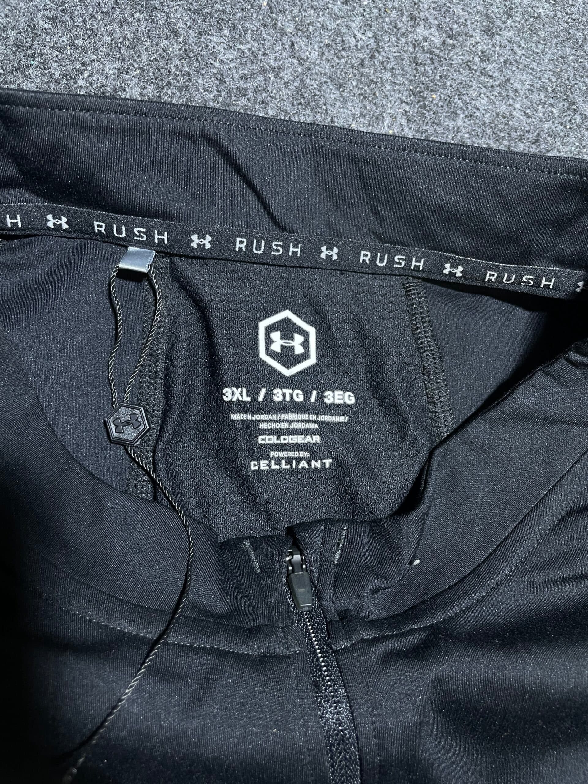 Under Armour ColdGear thrift t-shirt India close-up
