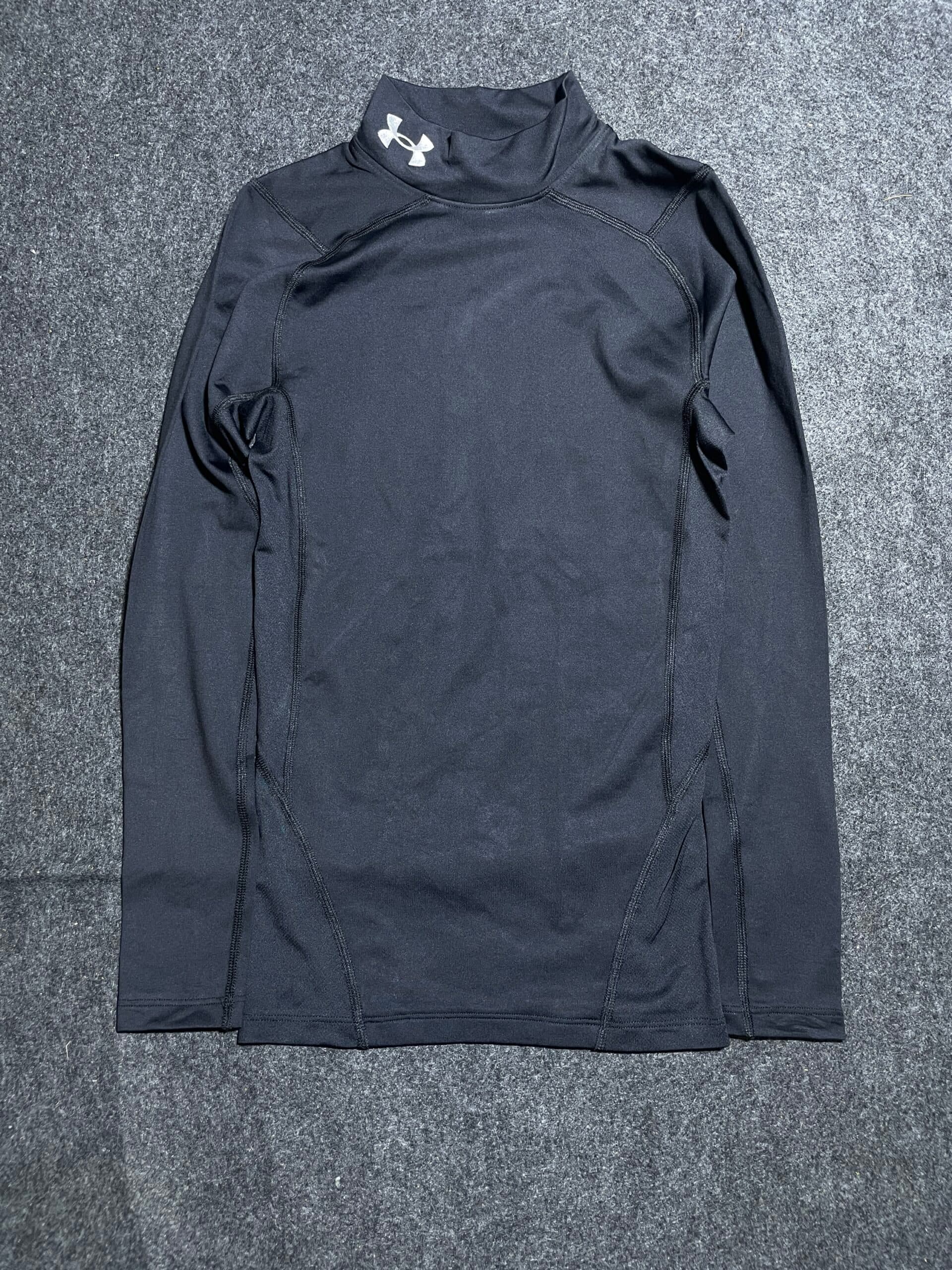 Under Armour thrift compression wear India back view