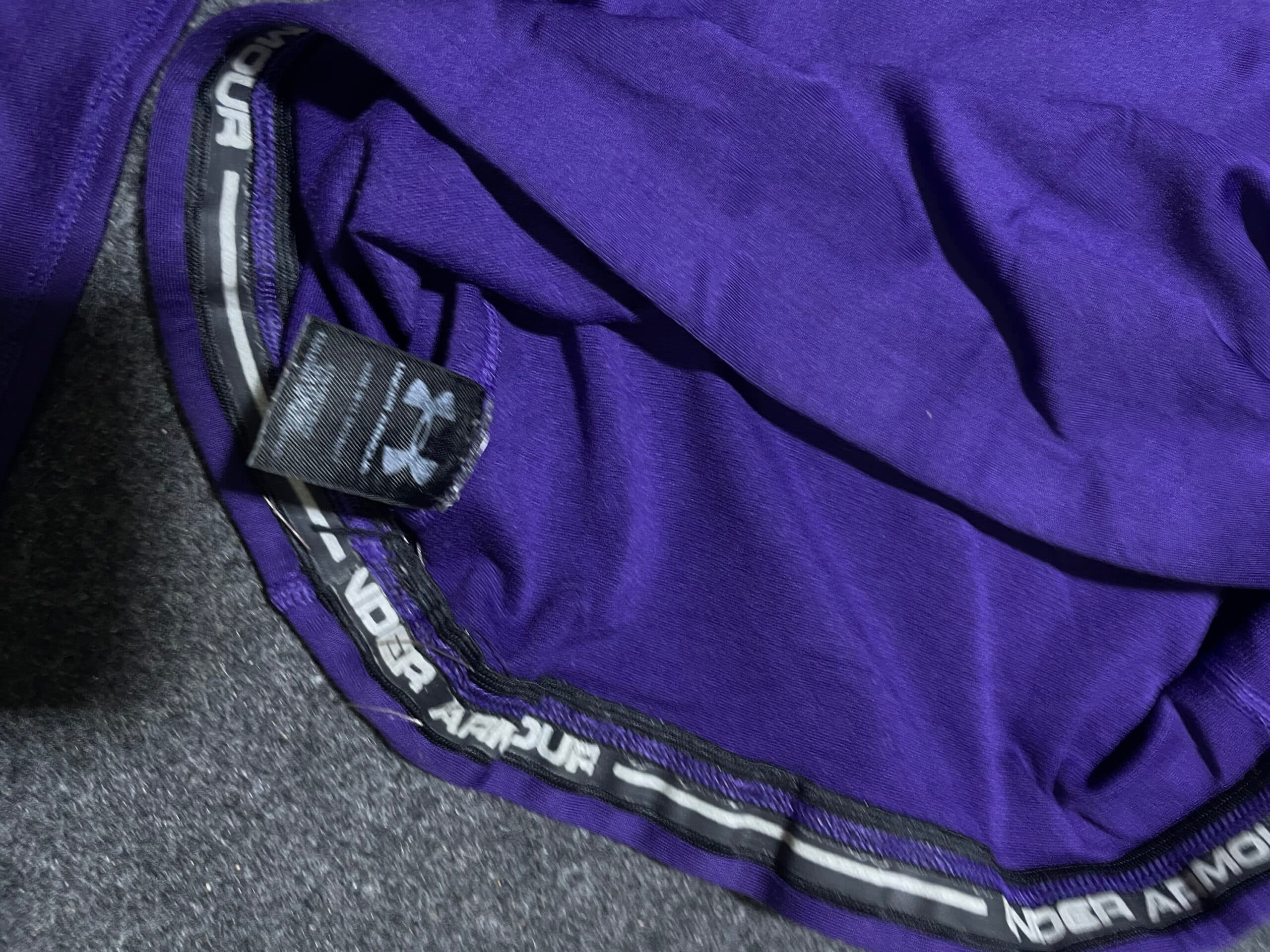 Under Armour ColdGear thrift compression wear India close-up