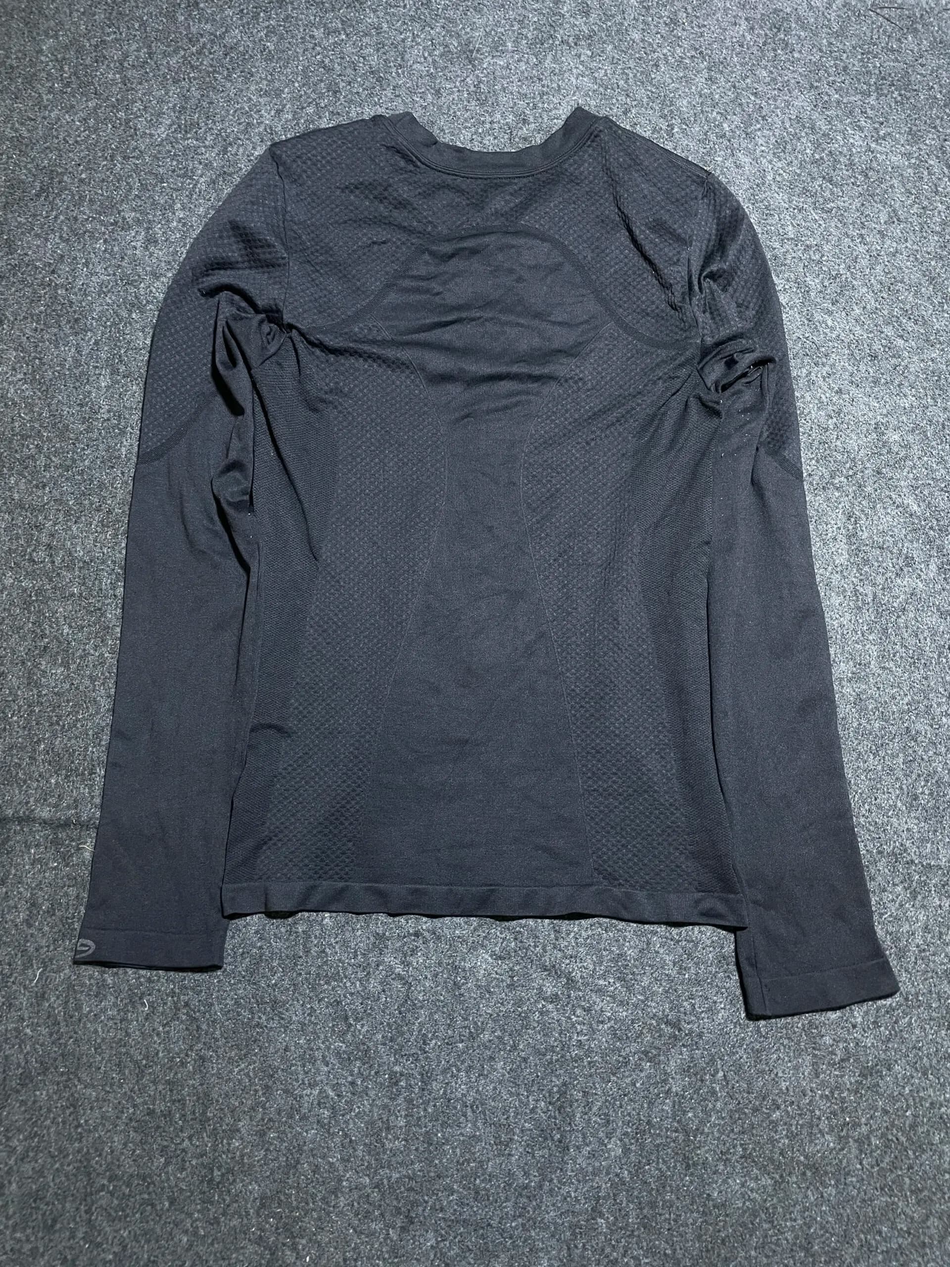 Champion thrift compression wear India back view