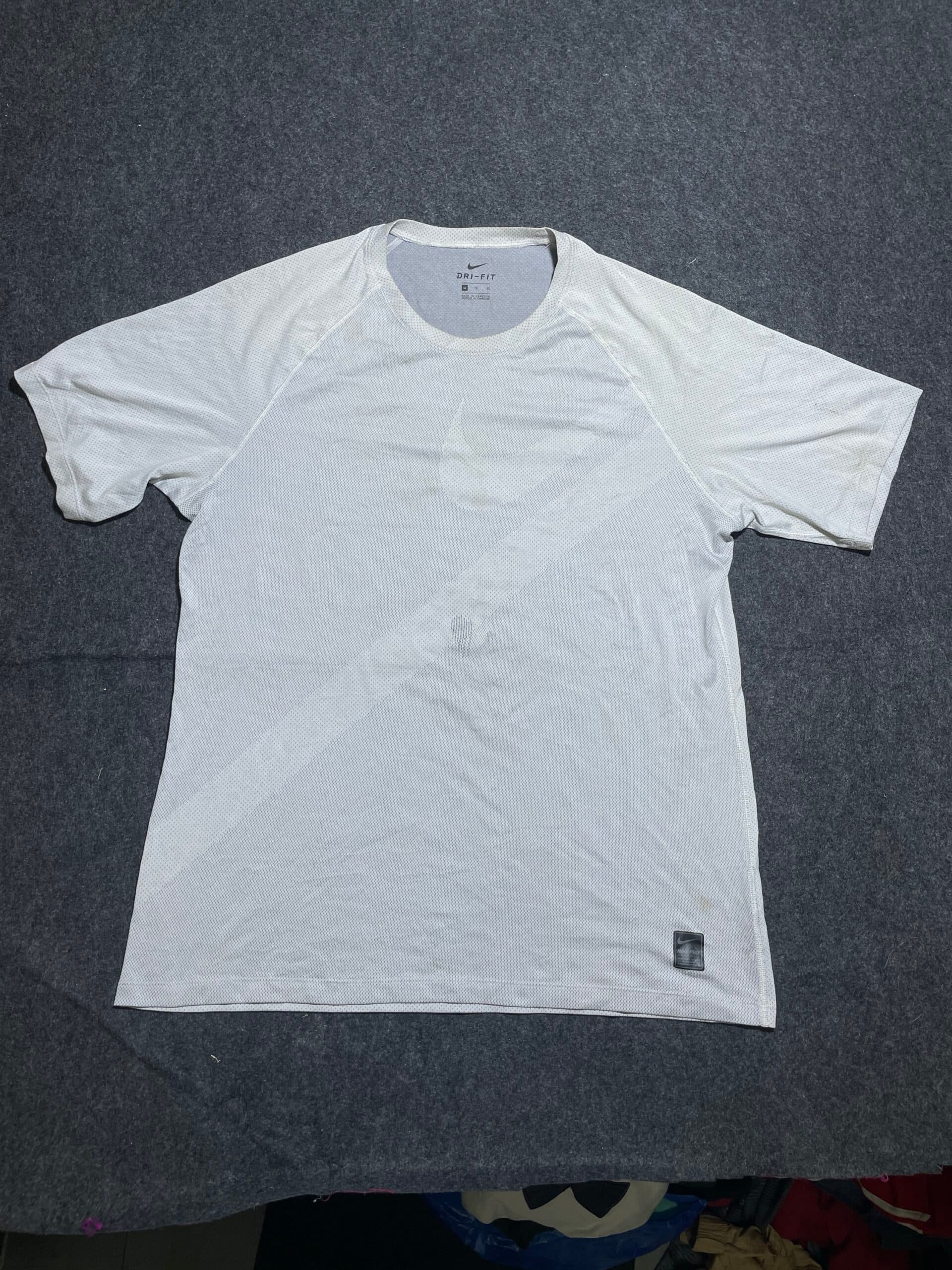 Nike thrift t-shirt India detail view