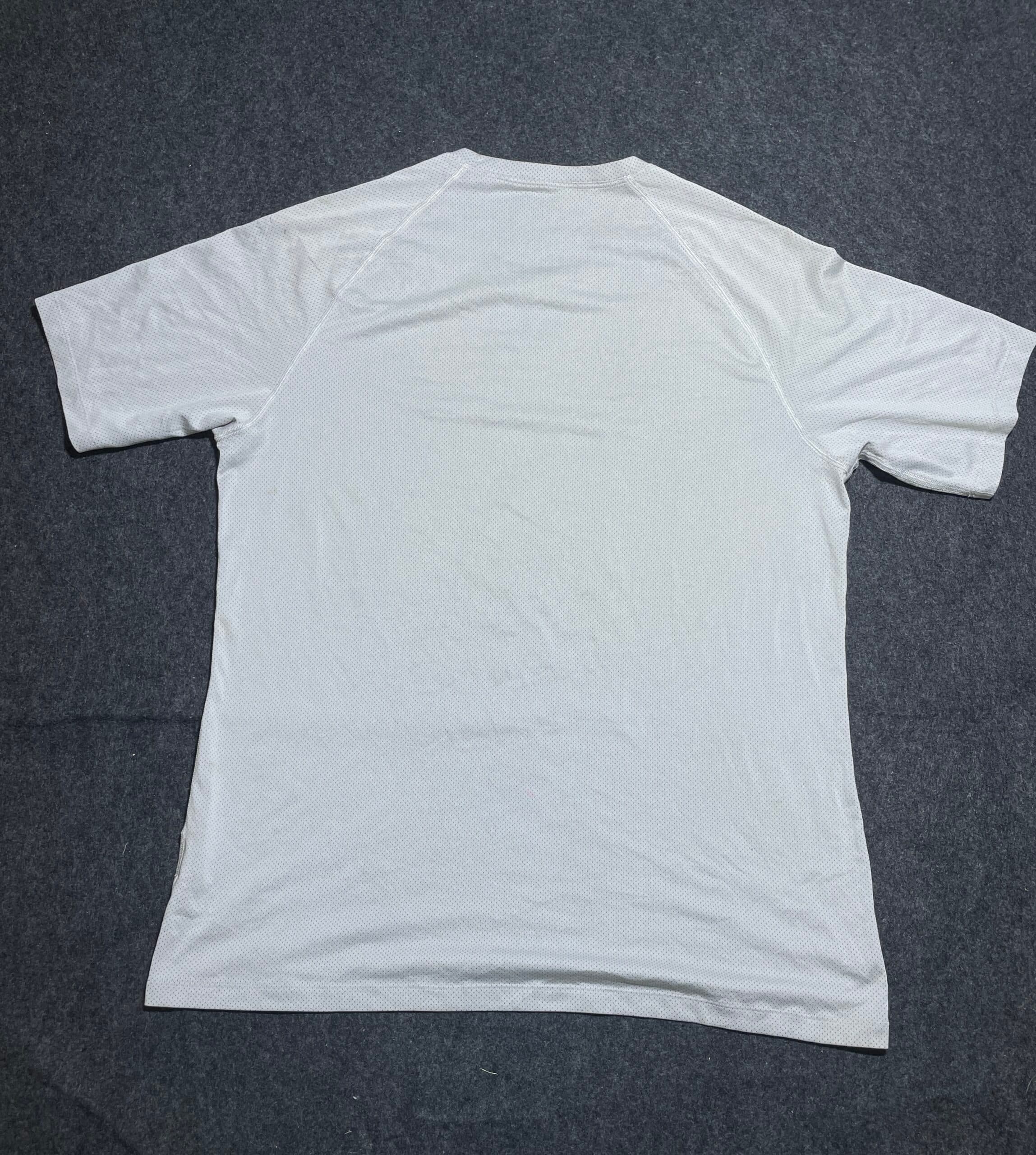 Nike thrift t-shirt India back view