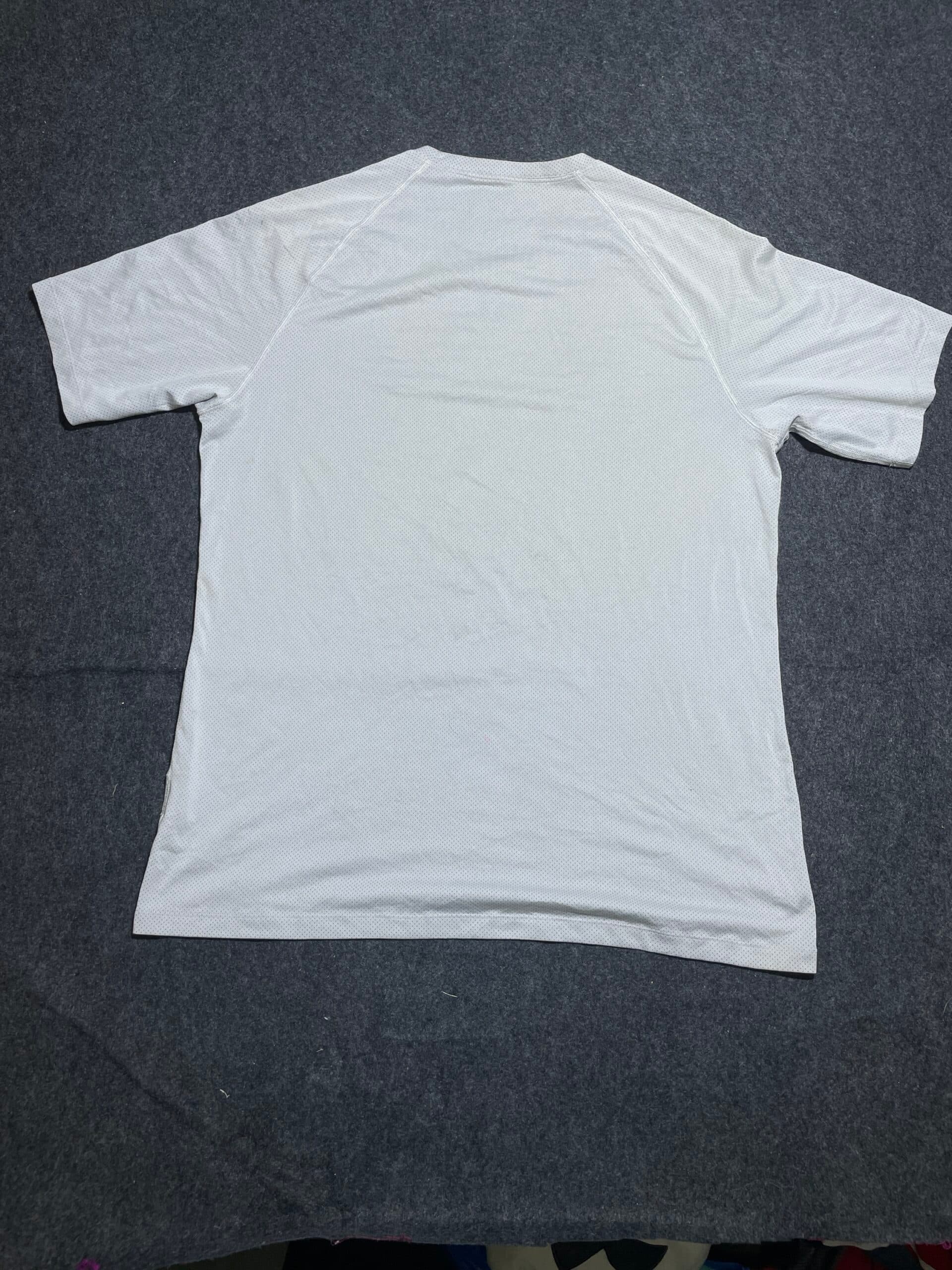 Nike thrift t-shirt India close-up