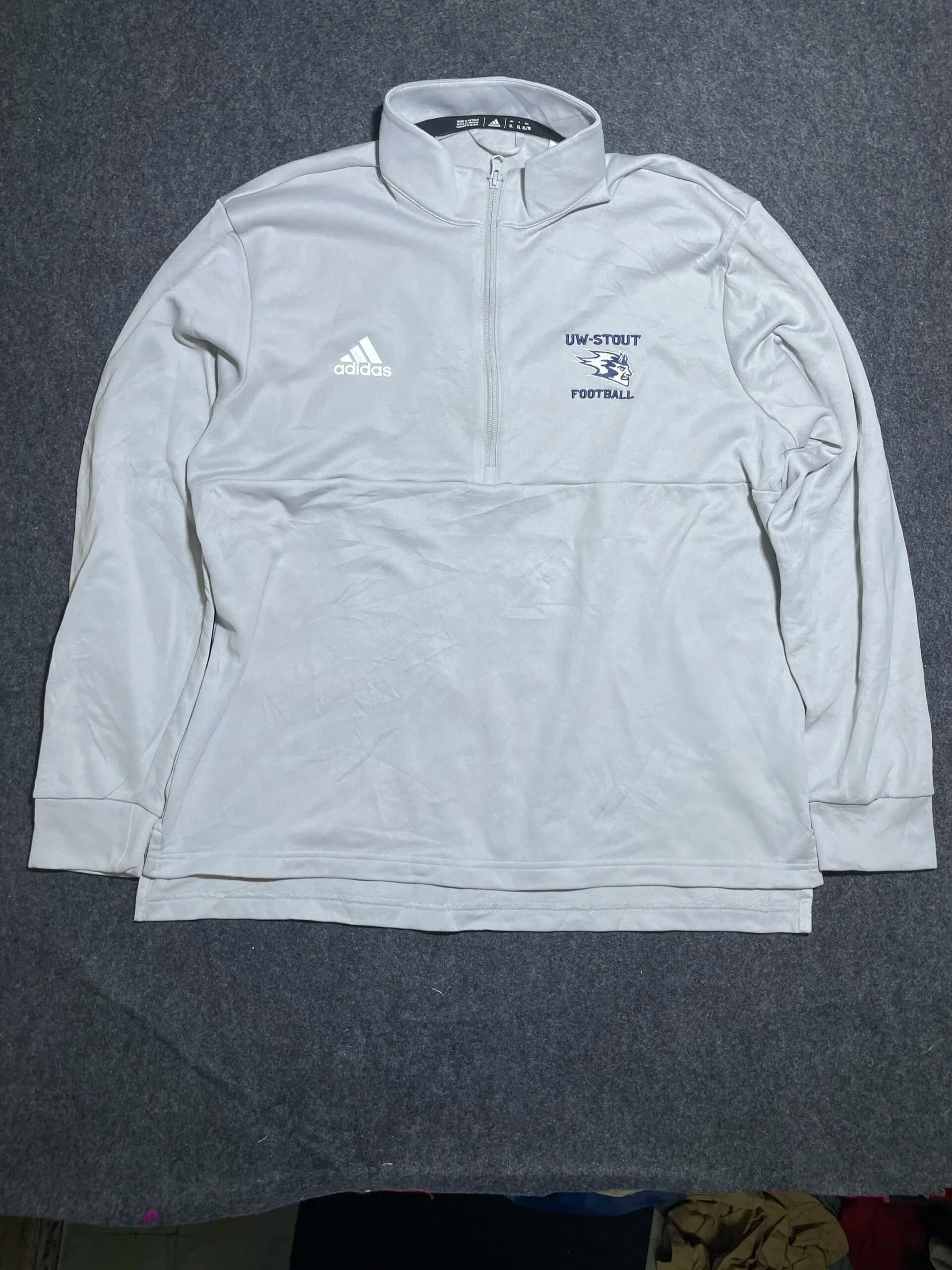 Adidas thrift t-shirt India detail view