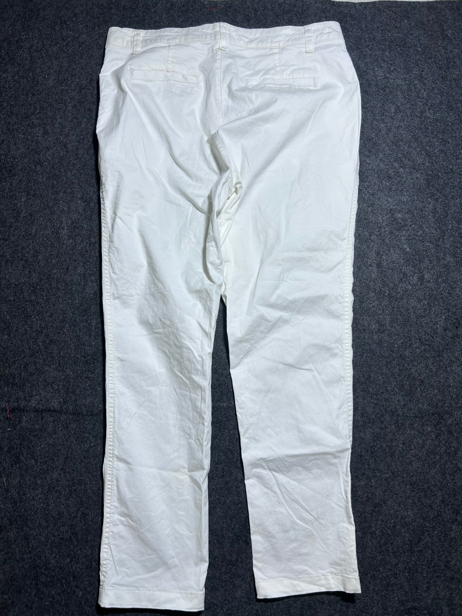 GAP thrift trousers India detail view