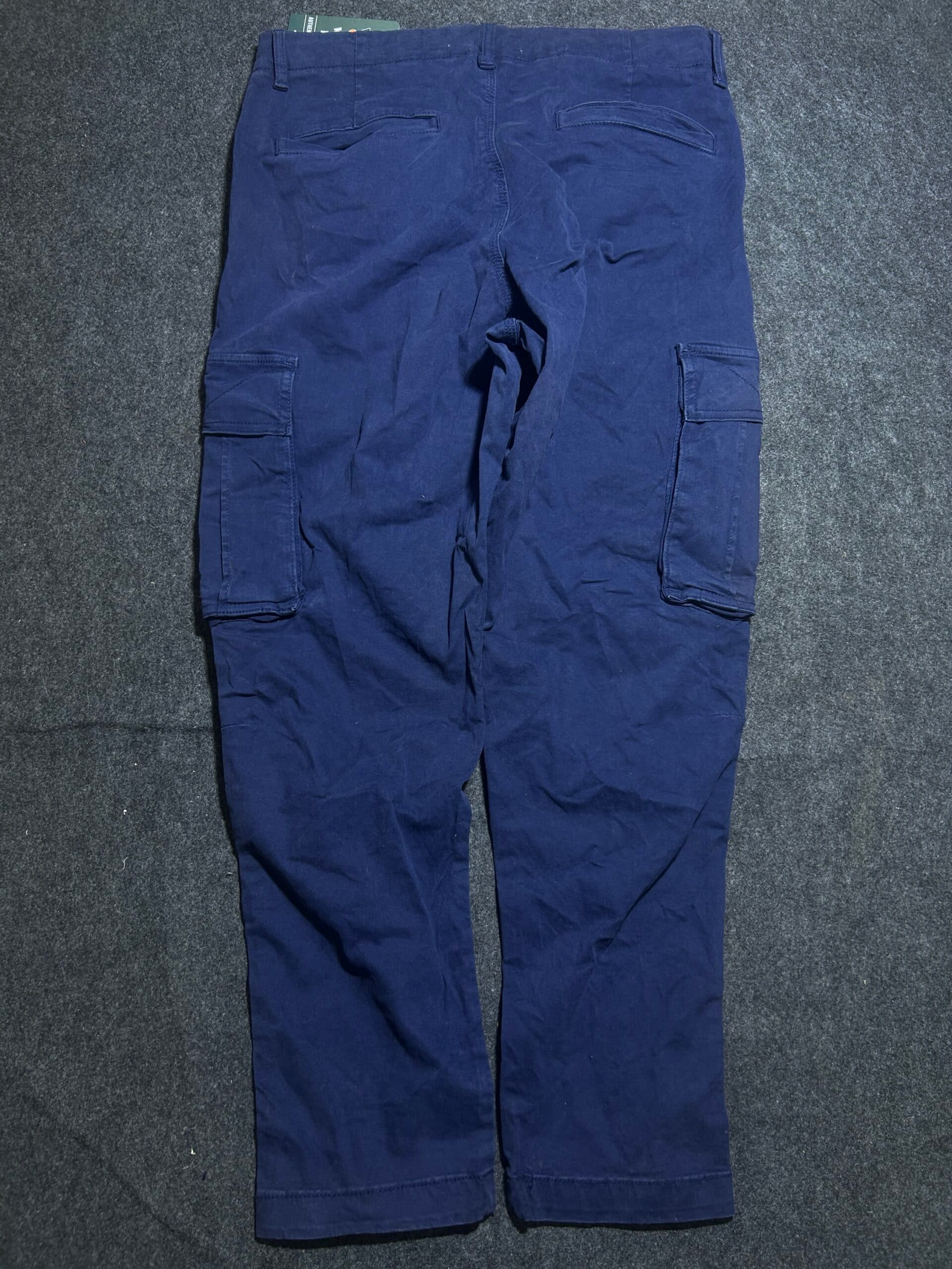 Zara thrift cargo pants India detail view