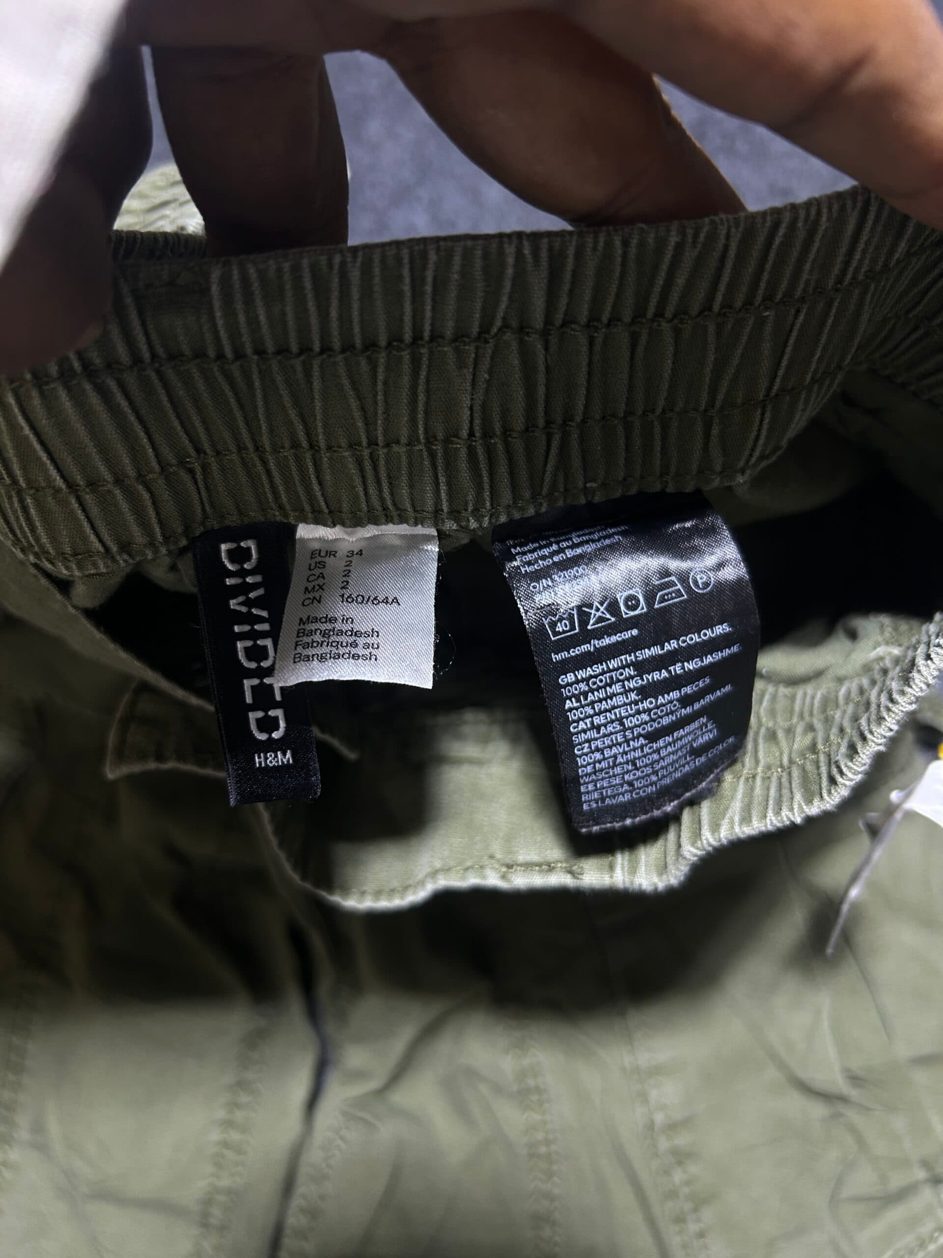 Branded thrift cargo pants India close-up