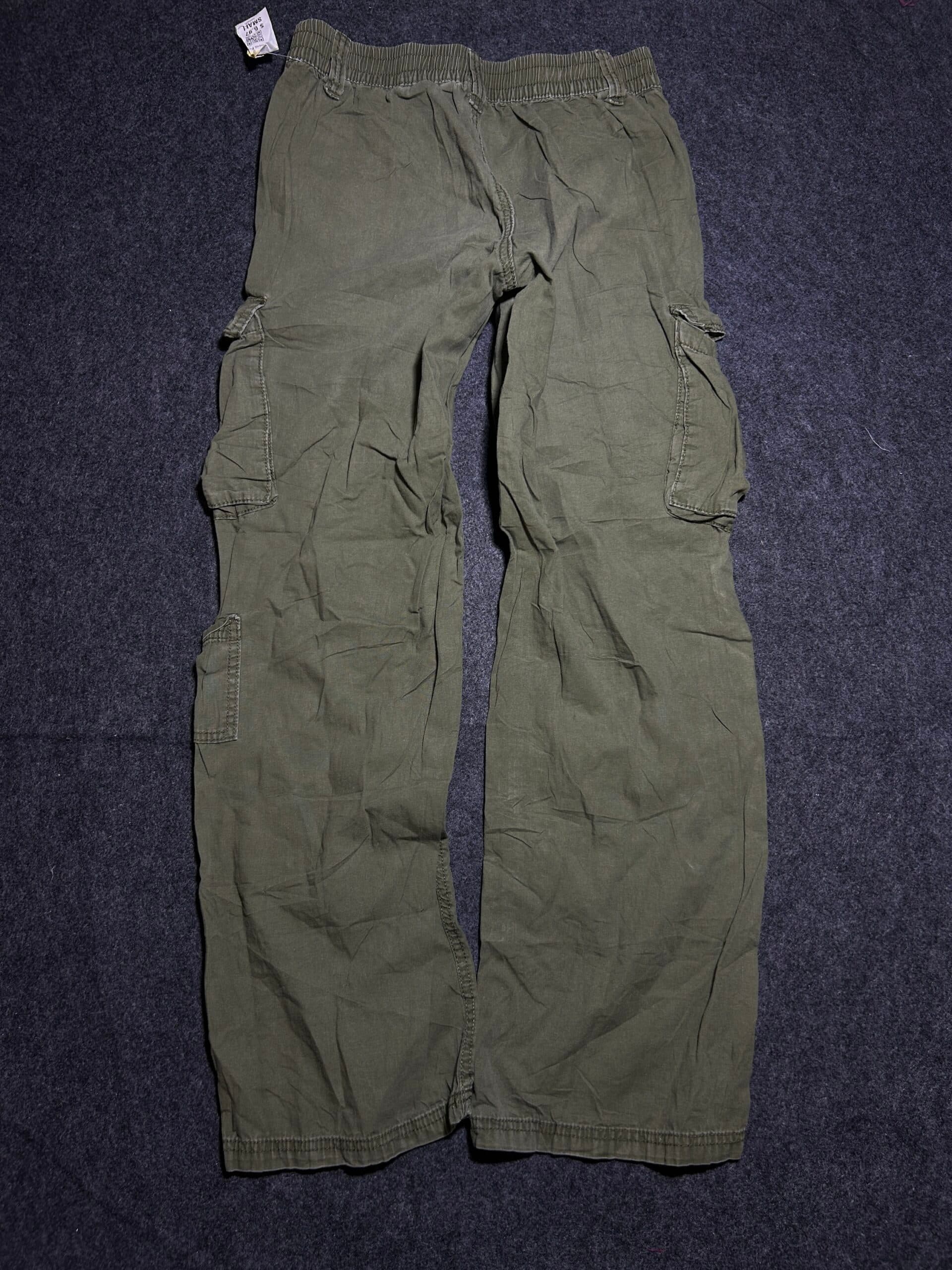 Branded thrift cargo pants India detail view
