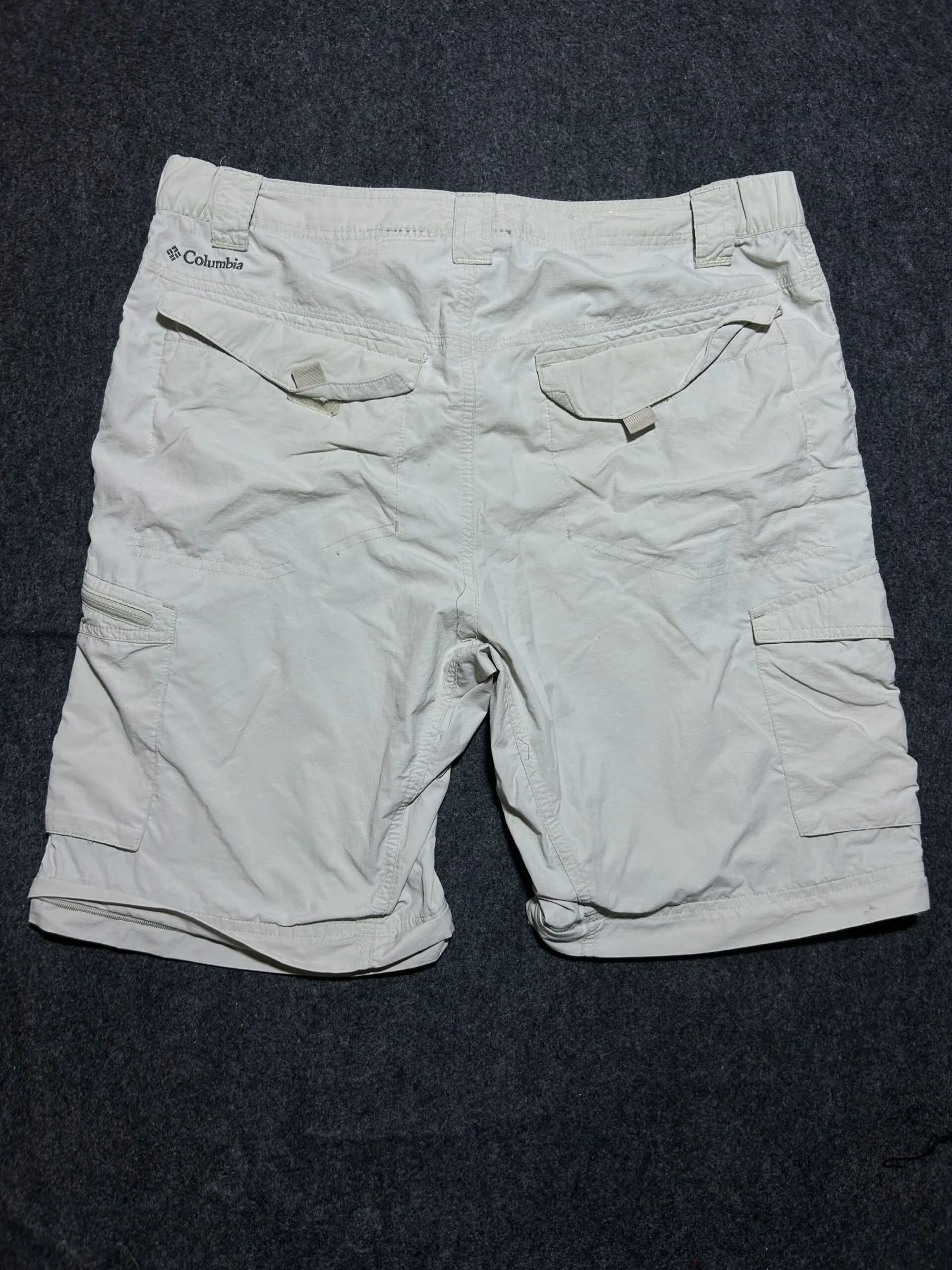 Columbia thrift shorts India back view
