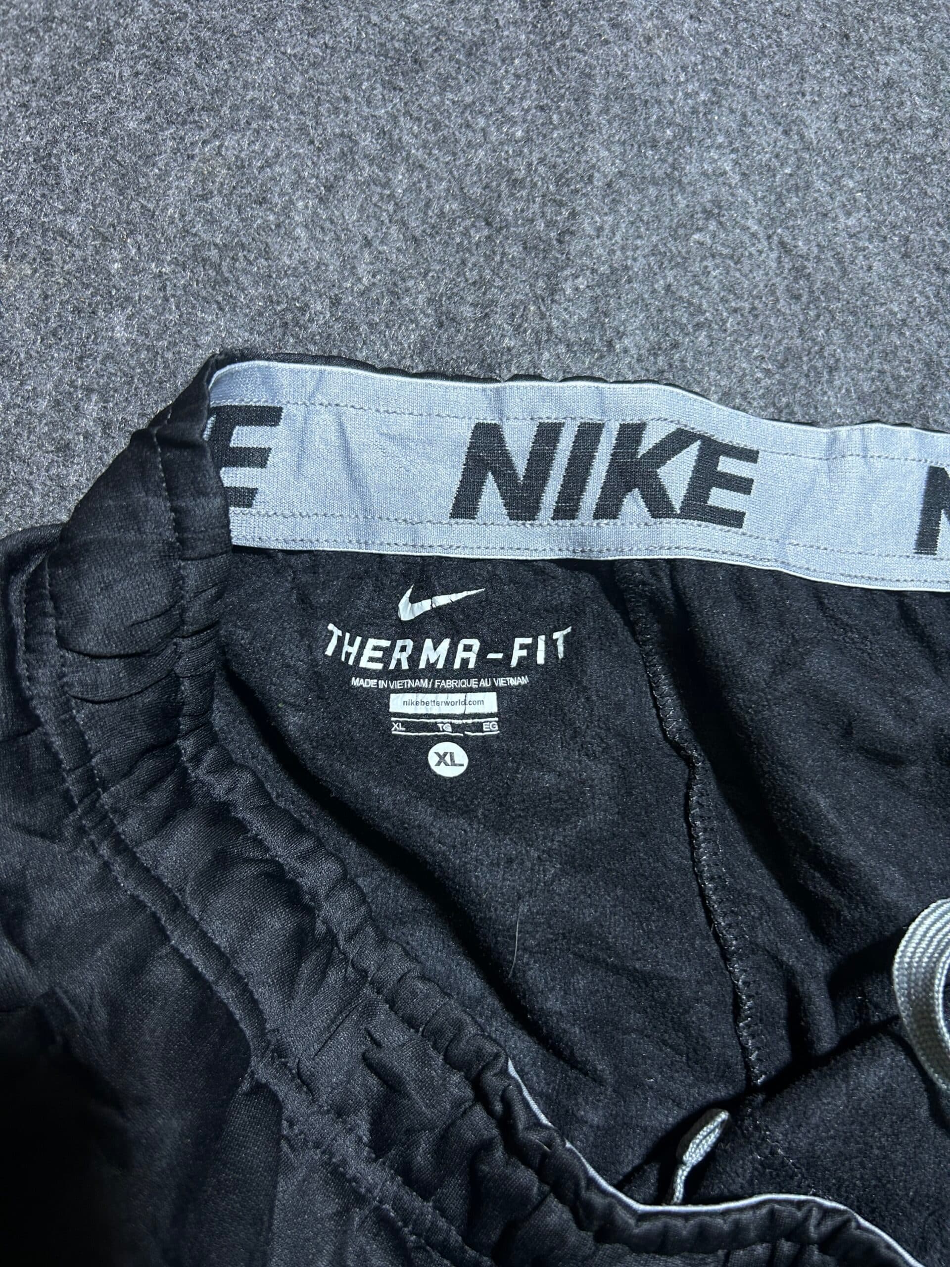 Nike thrift shorts India detail view