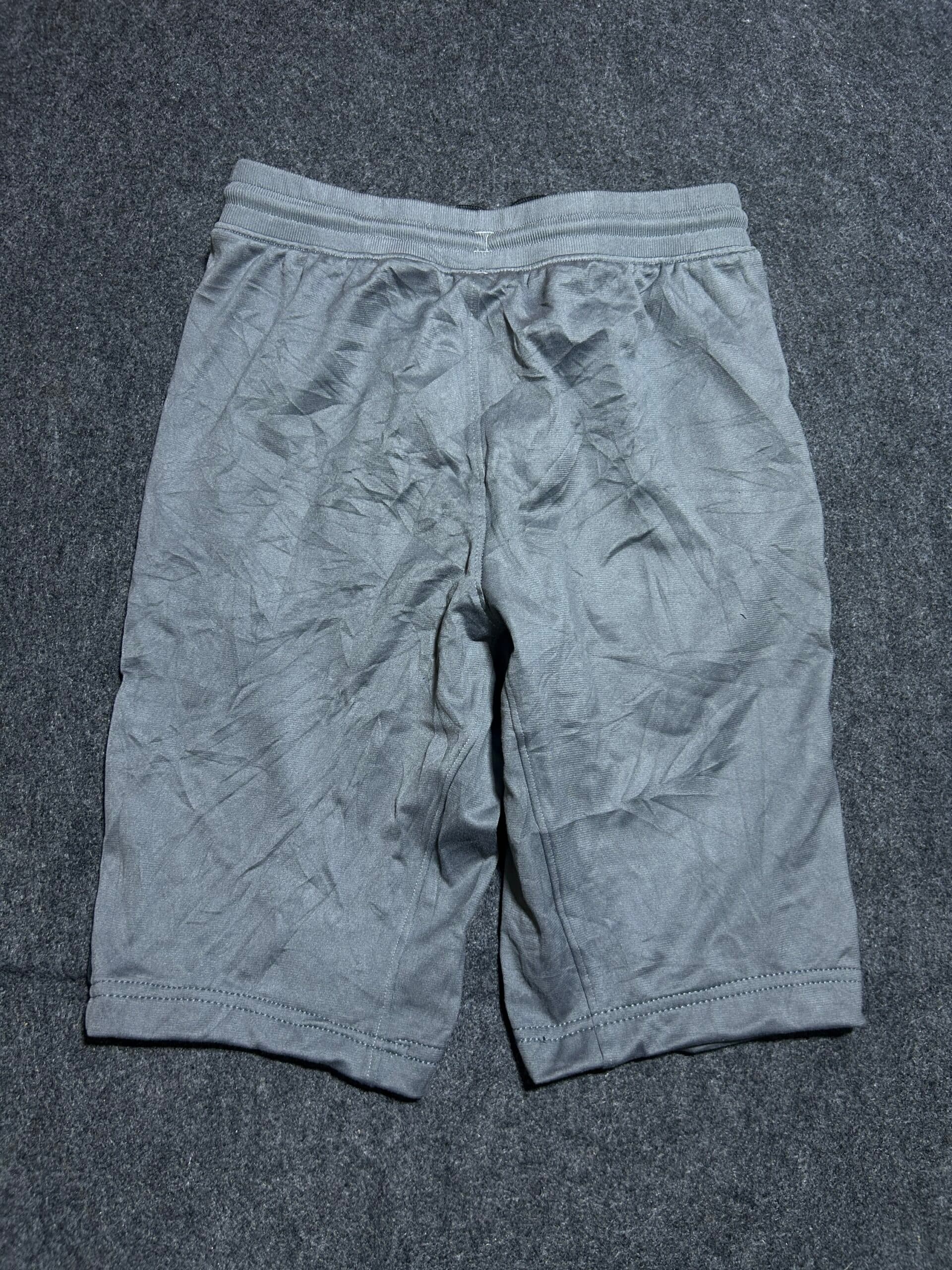 Under Armour thrift shorts India detail view