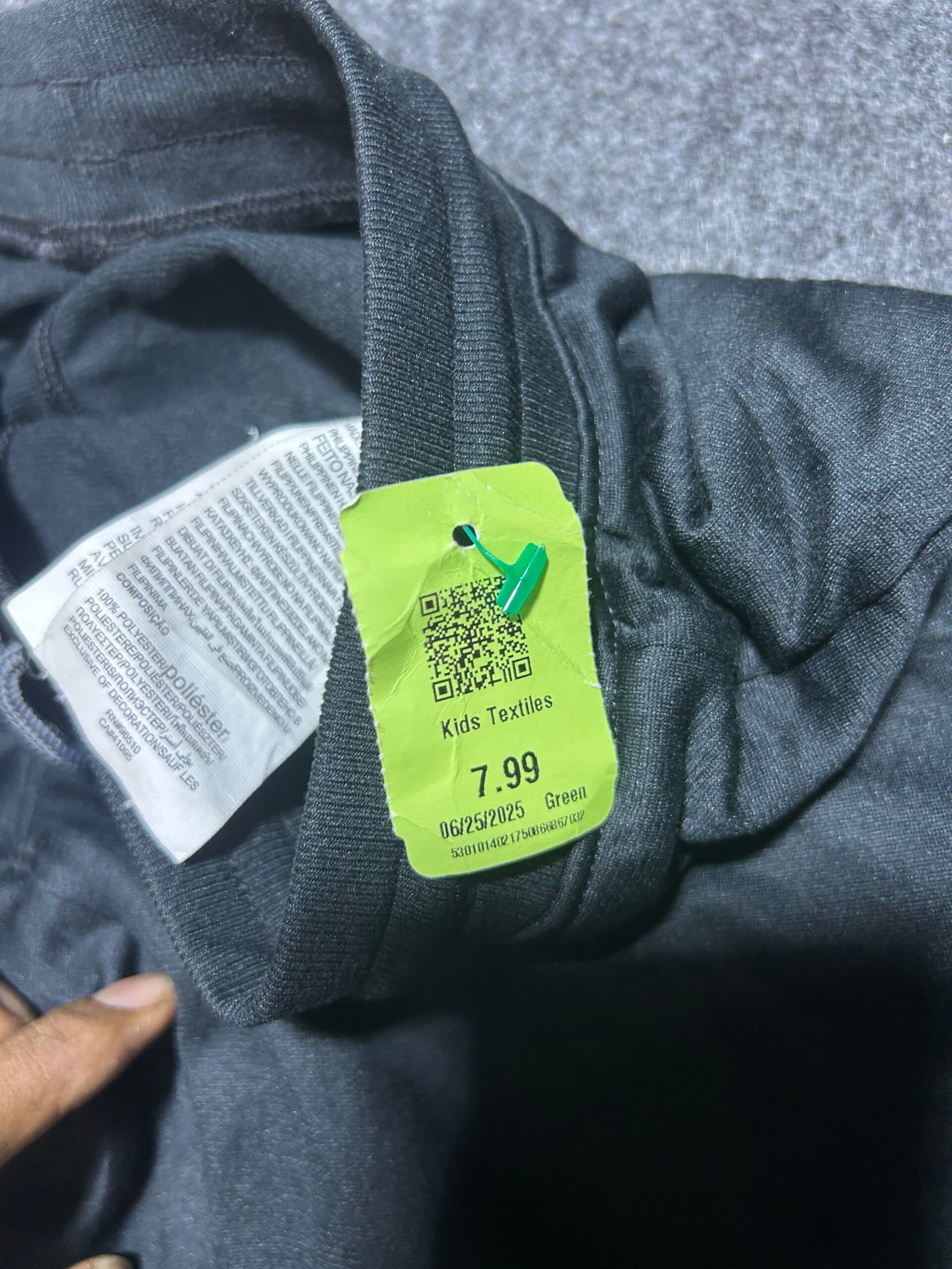 Under Armour thrift shorts India detail view