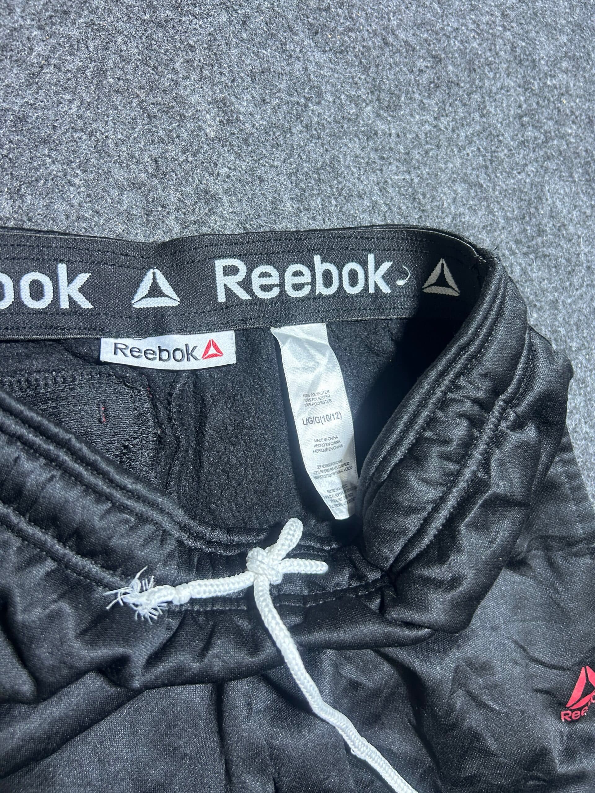 Reebok thrift shorts India detail view