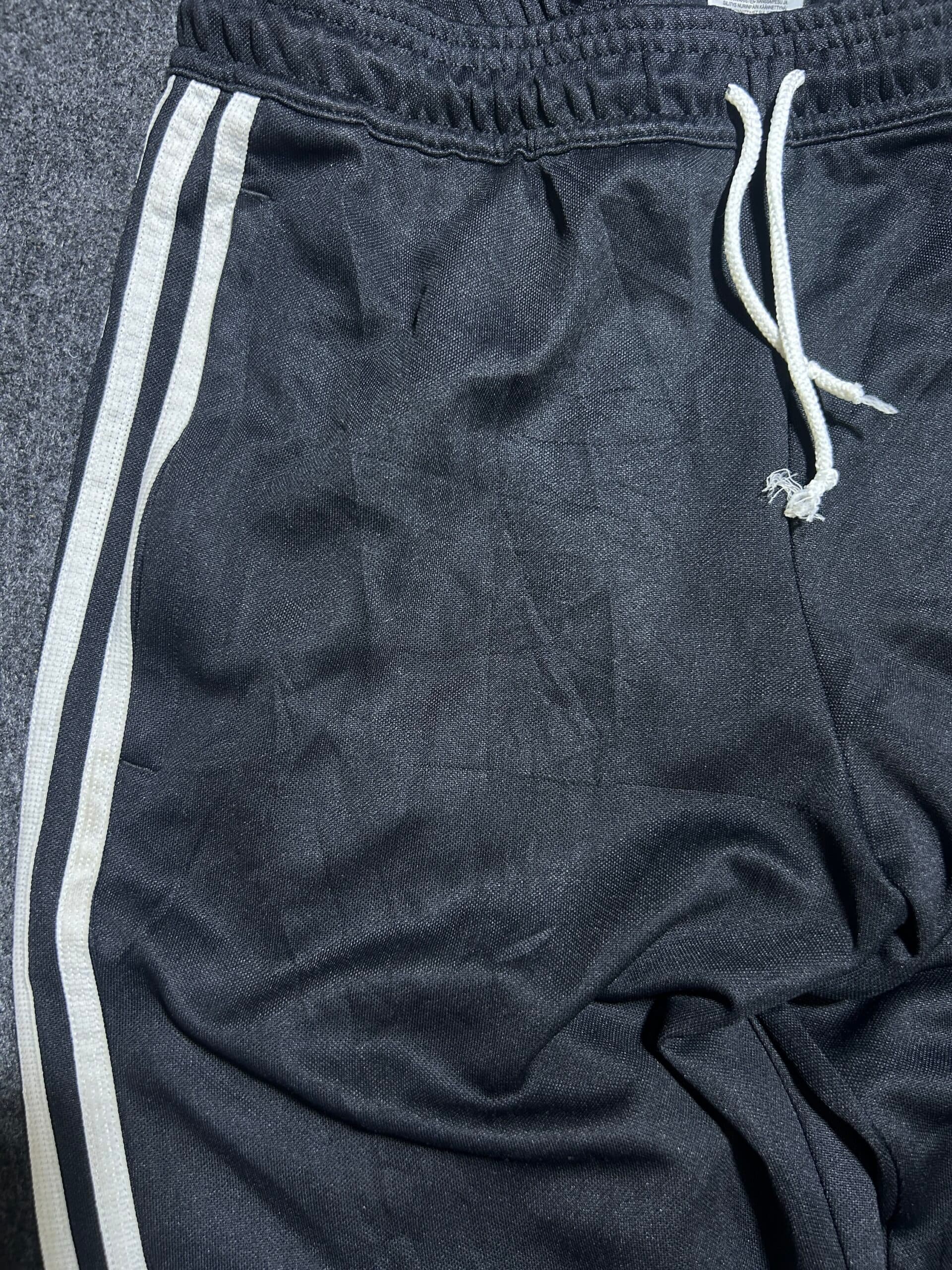 Adidas thrift clothing India detail view
