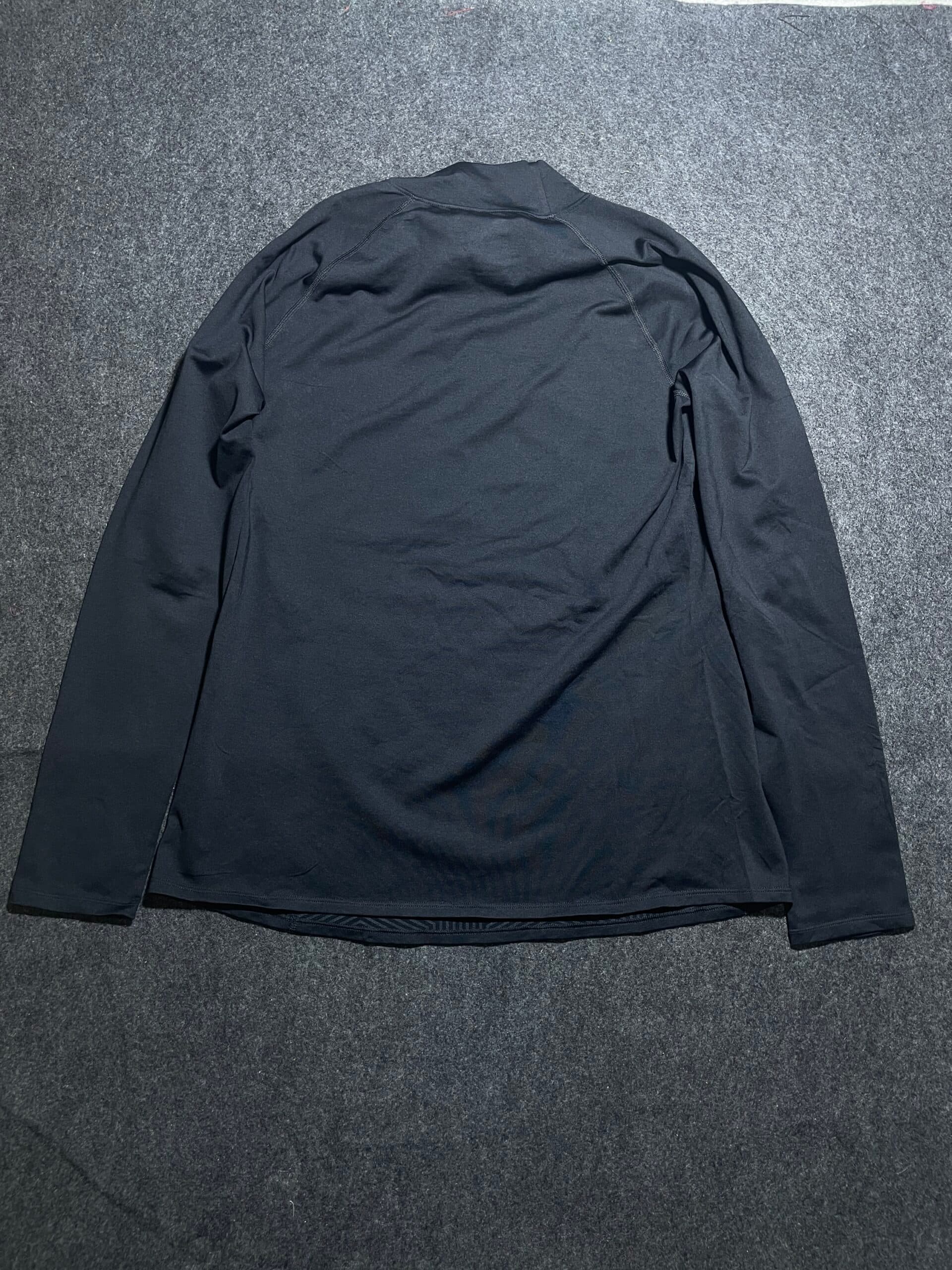 Under Armour ColdGear thrift compression wear India close-up