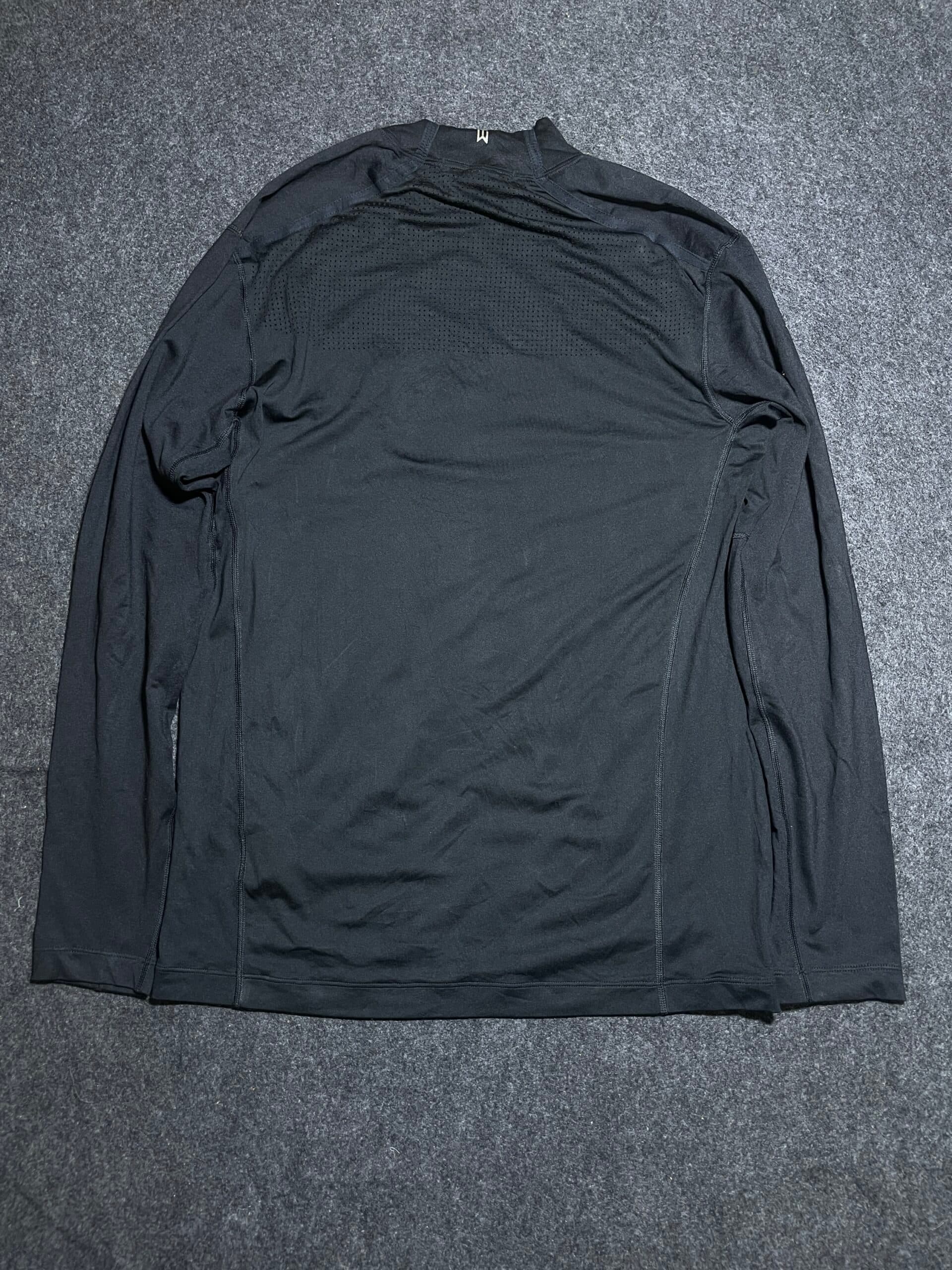 Nike Dri-FIT thrift compression wear India detail view