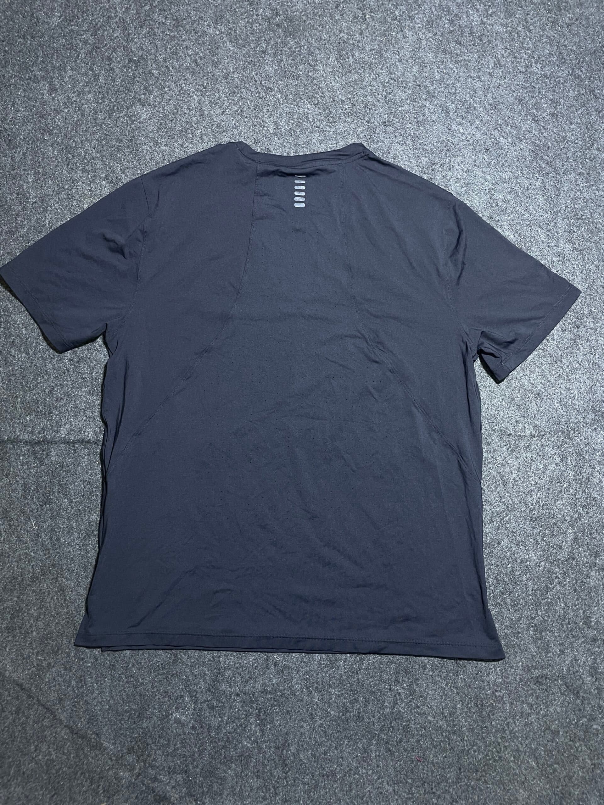 Under Armour thrift t-shirt India detail view