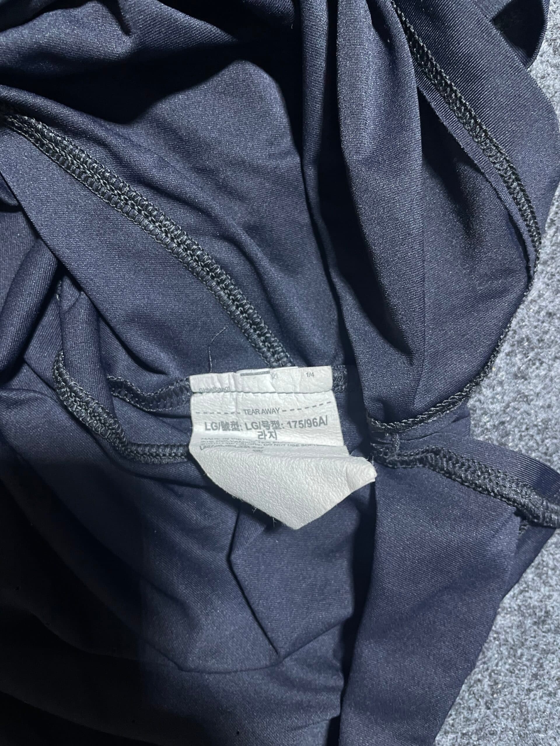 Under Armour thrift t-shirt India close-up