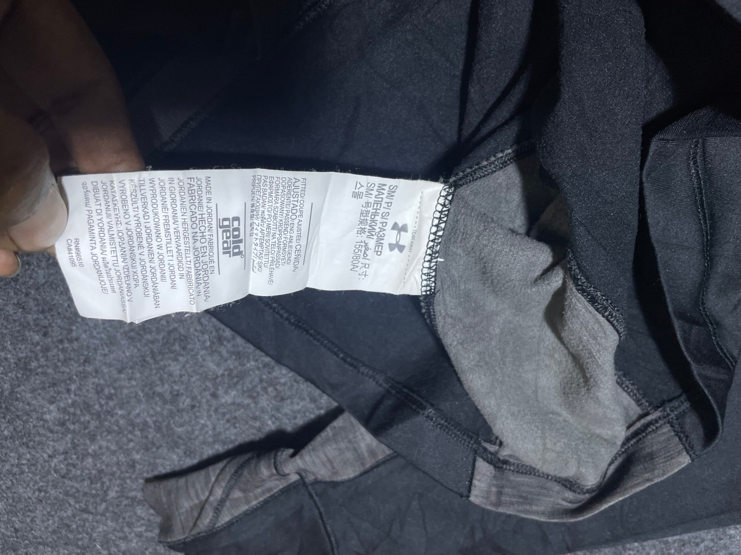 Under Armour ColdGear thrift t-shirt India detail view