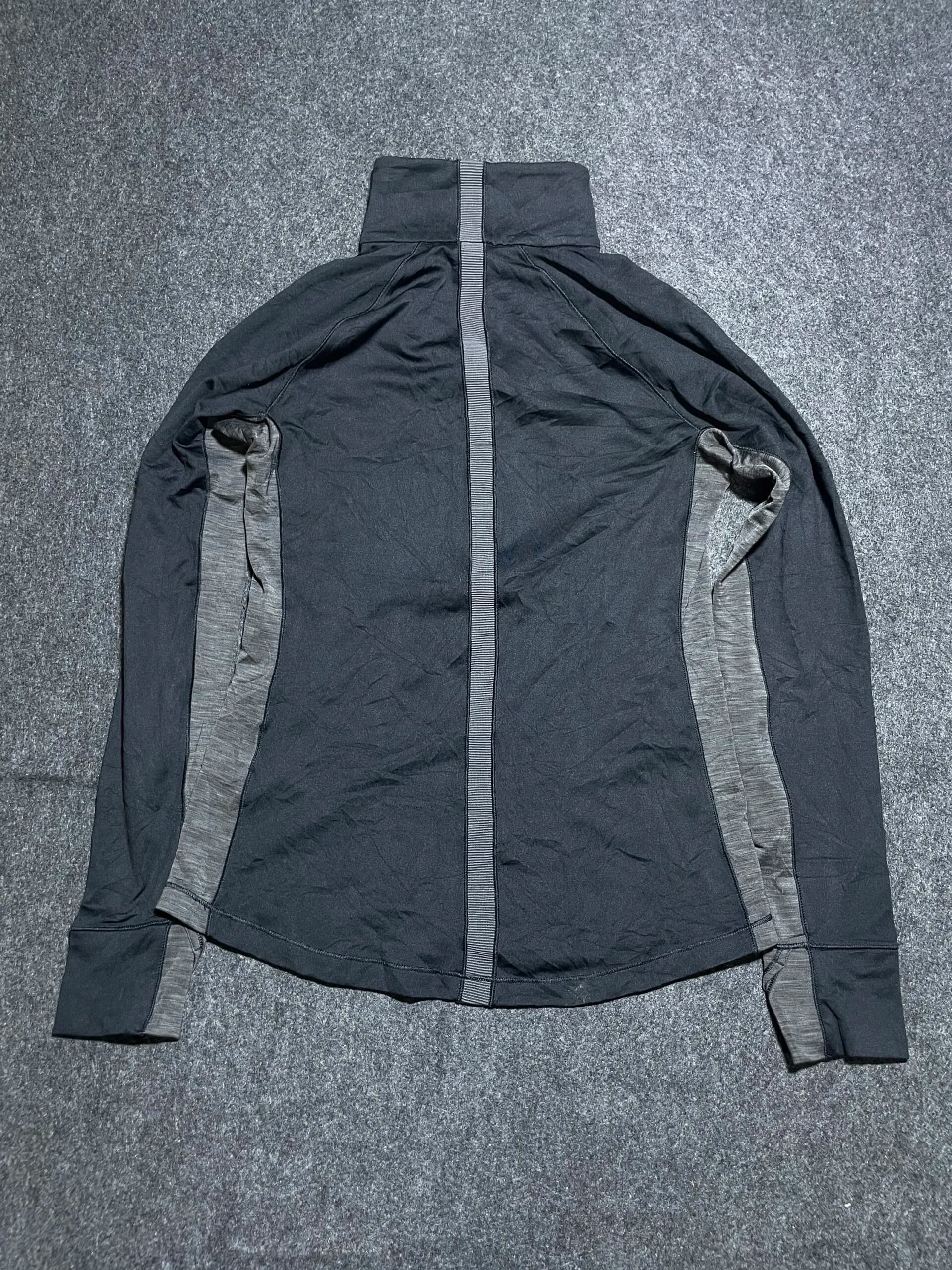 Under Armour ColdGear thrift t-shirt India back view