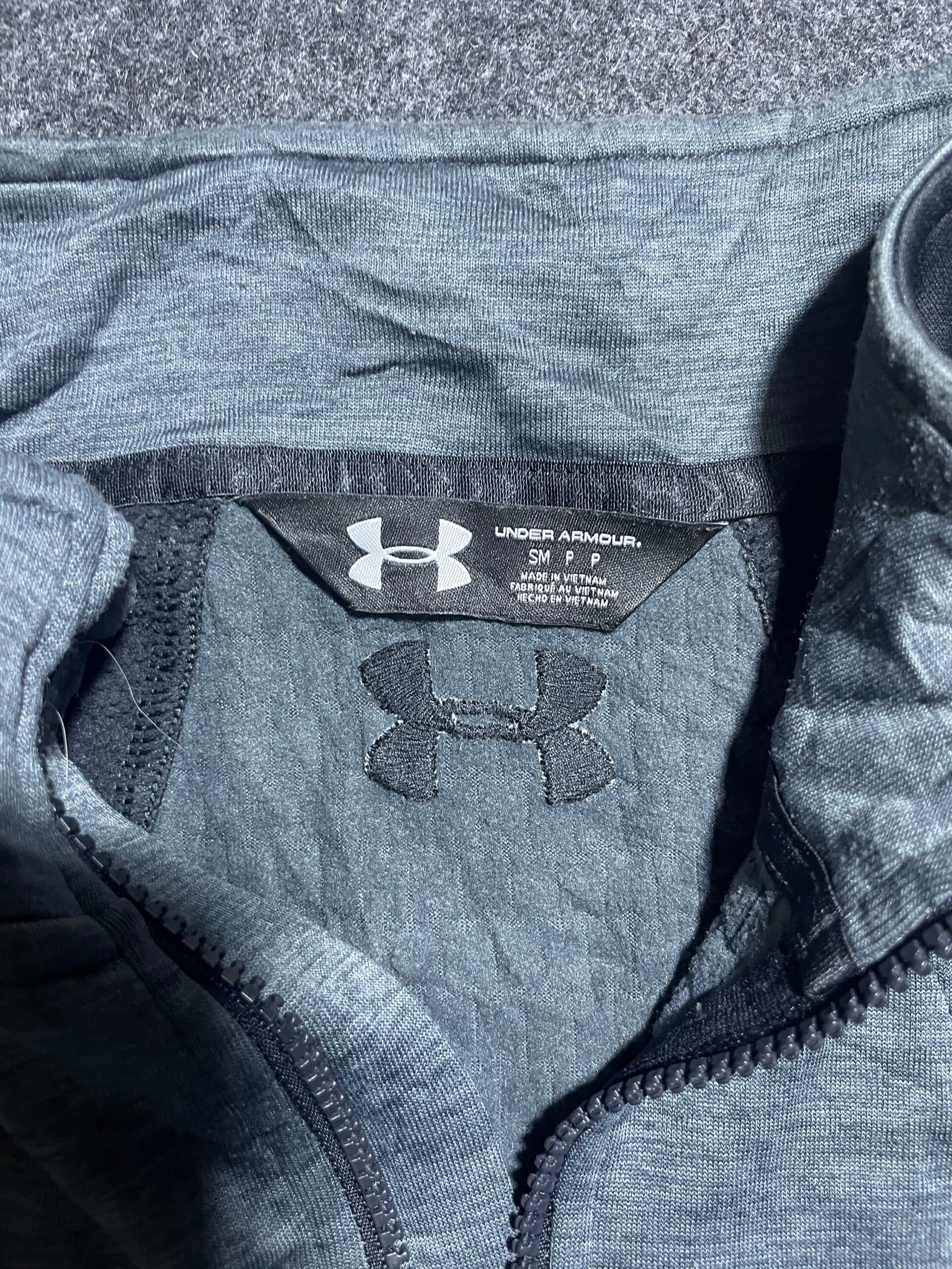 Under Armour thrift t-shirt India close-up
