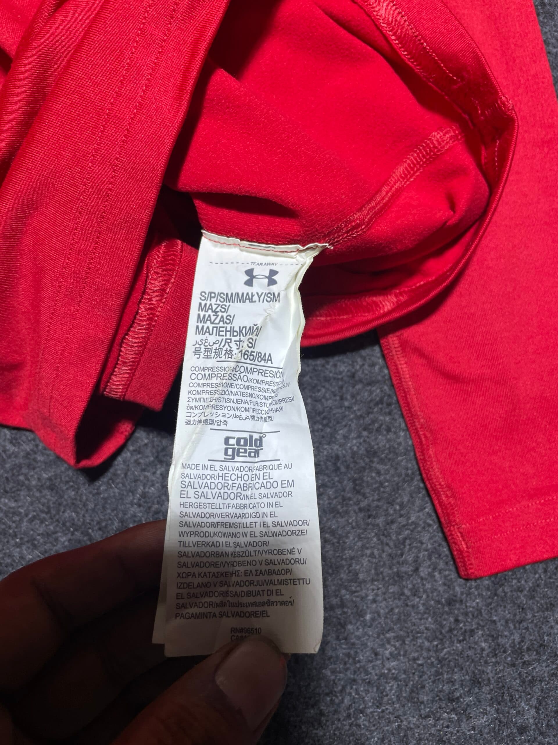 Under Armour ColdGear thrift compression wear India close-up