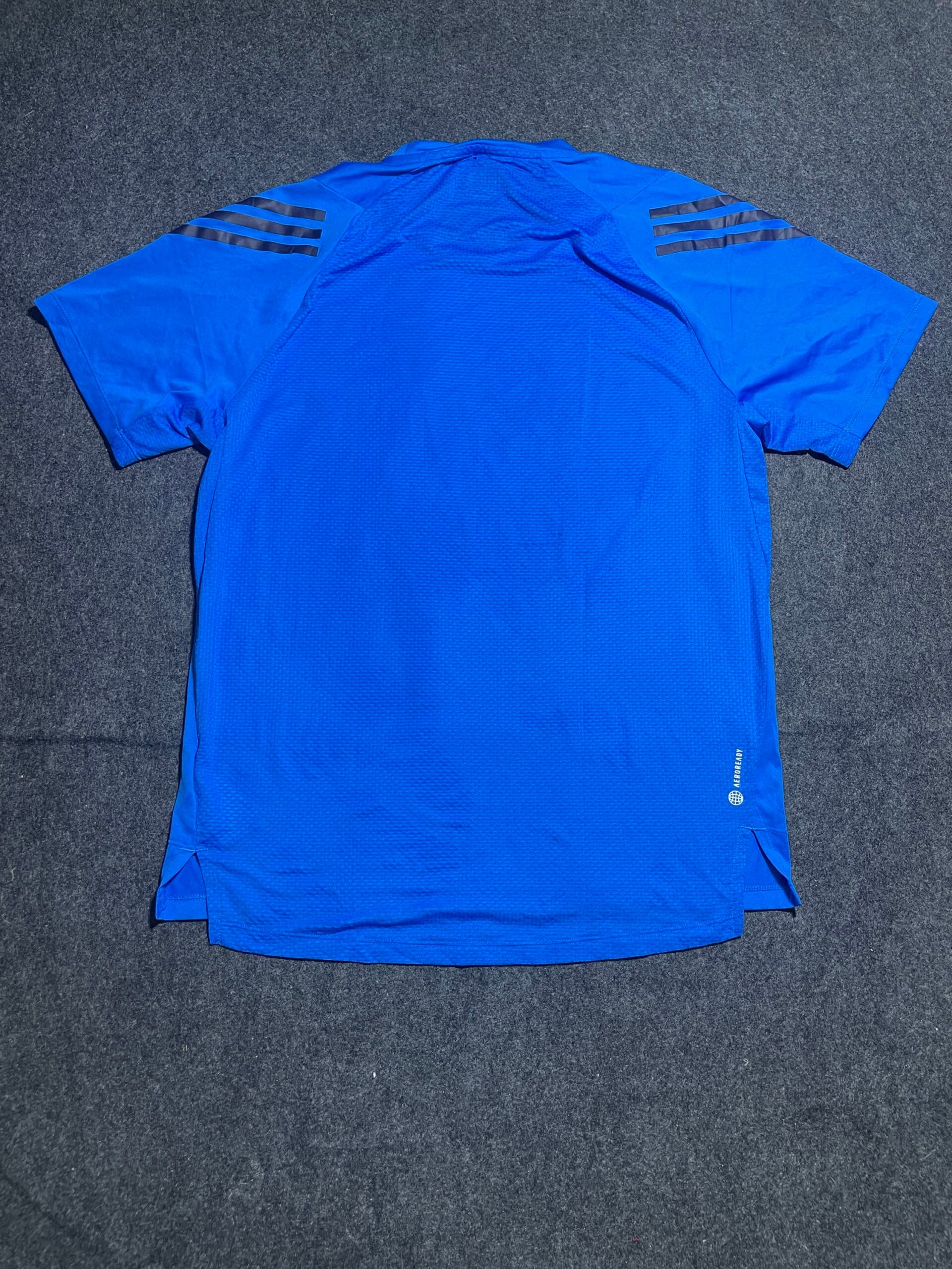 Adidas thrift t-shirt India detail view