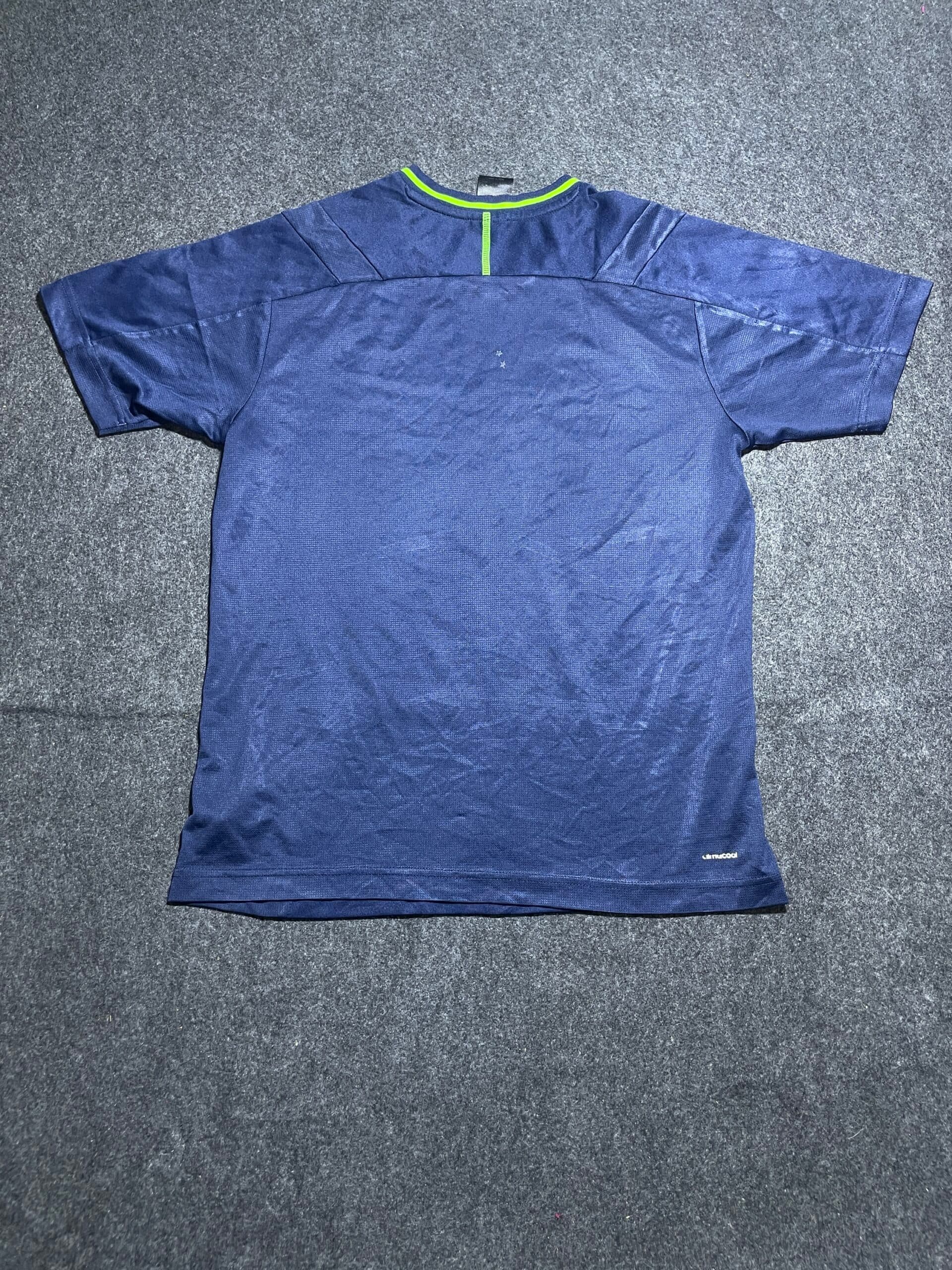 Adidas Climacool thrift t-shirt India detail view