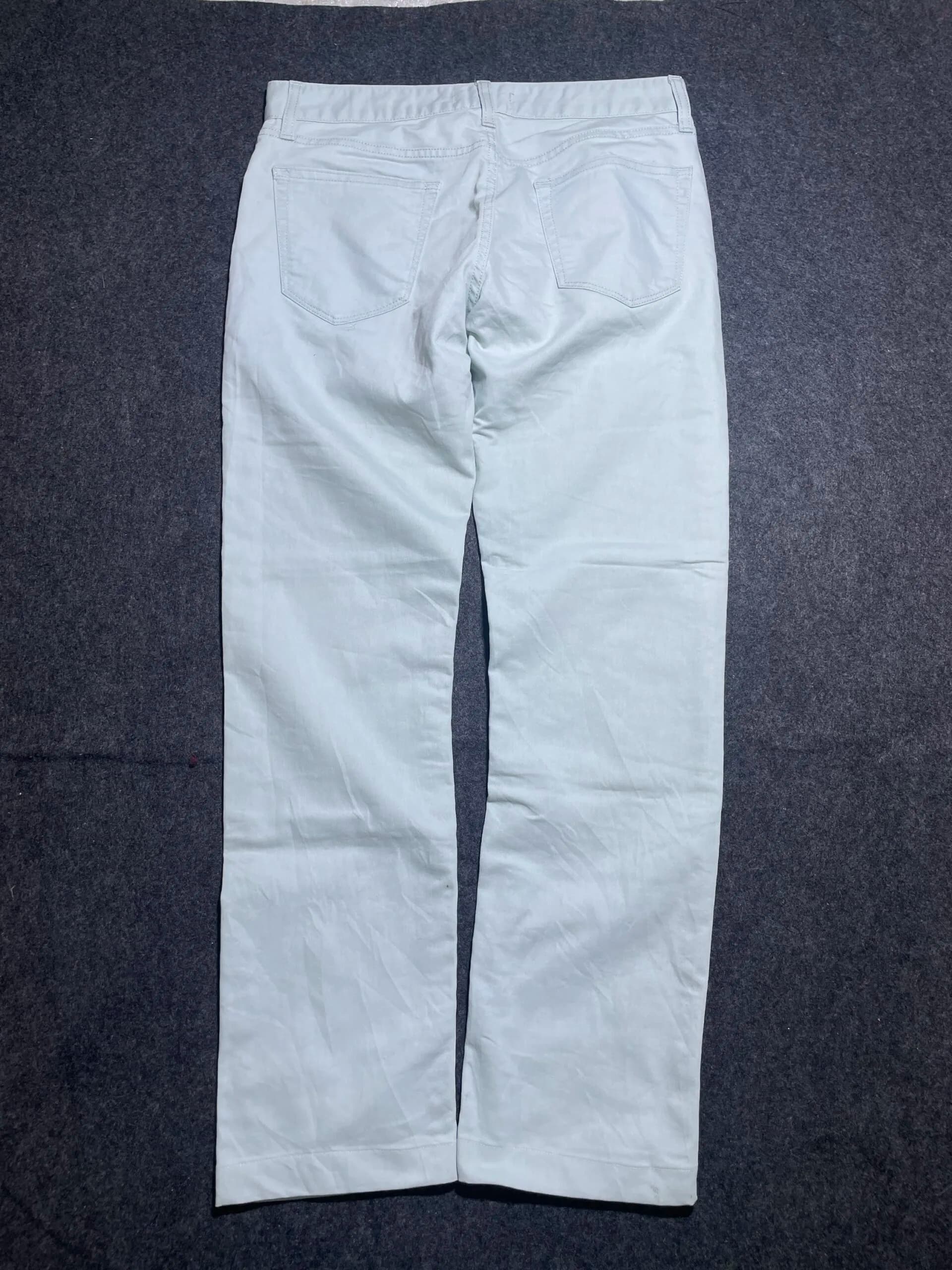 Uniqlo thrift jeans India back view