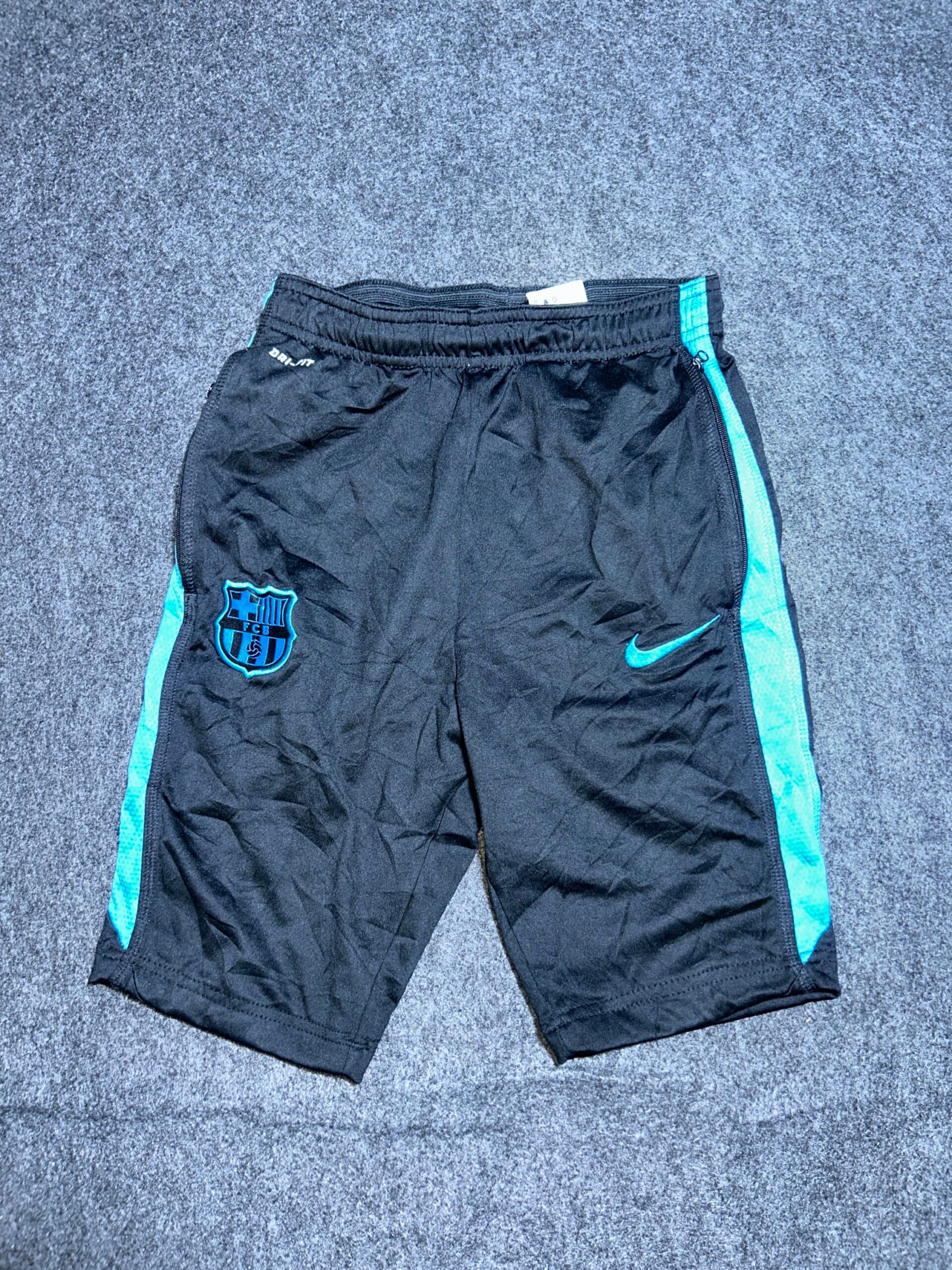 Nike Dri-FIT thrift shorts India detail view