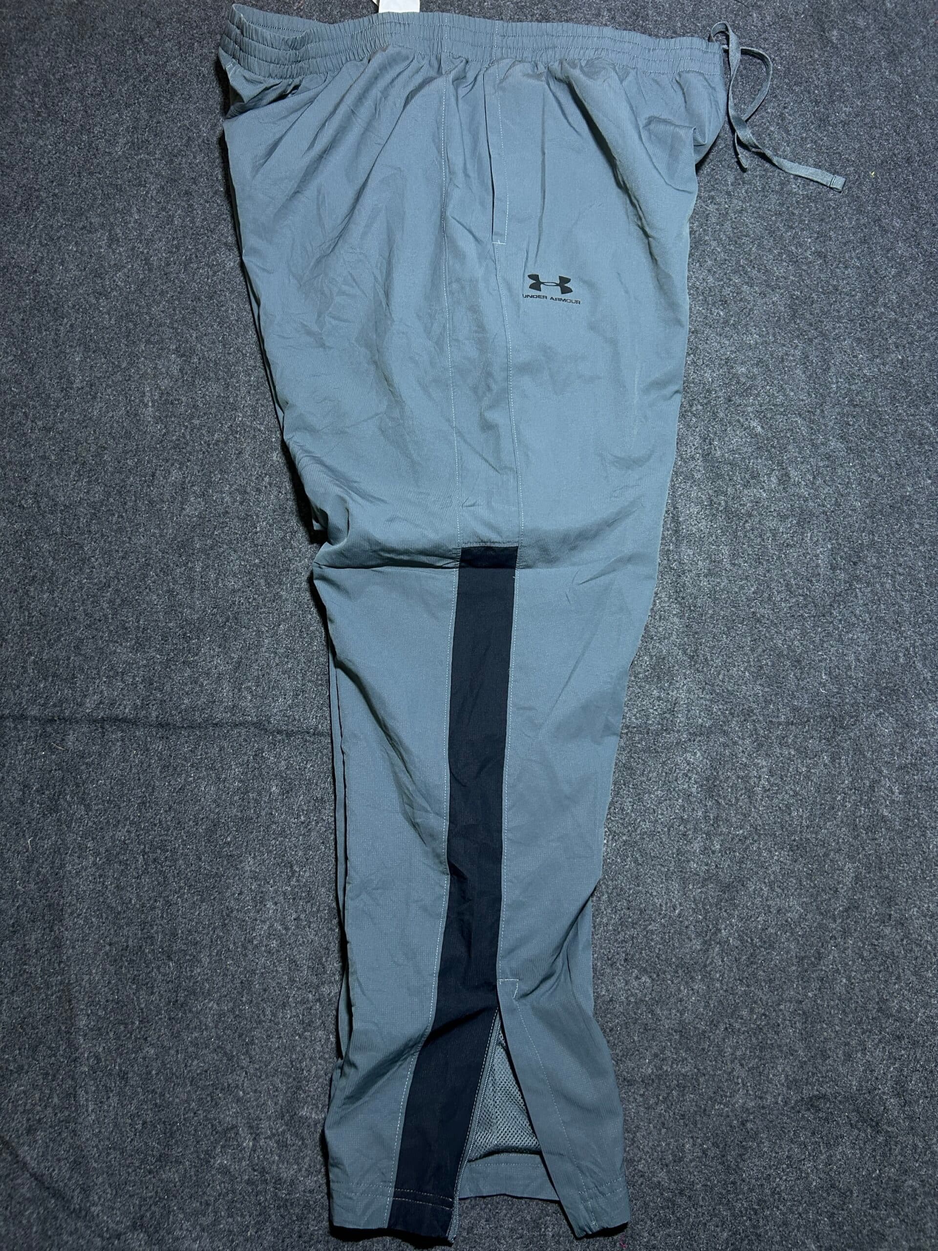 Under Armour thrift track pants India close-up