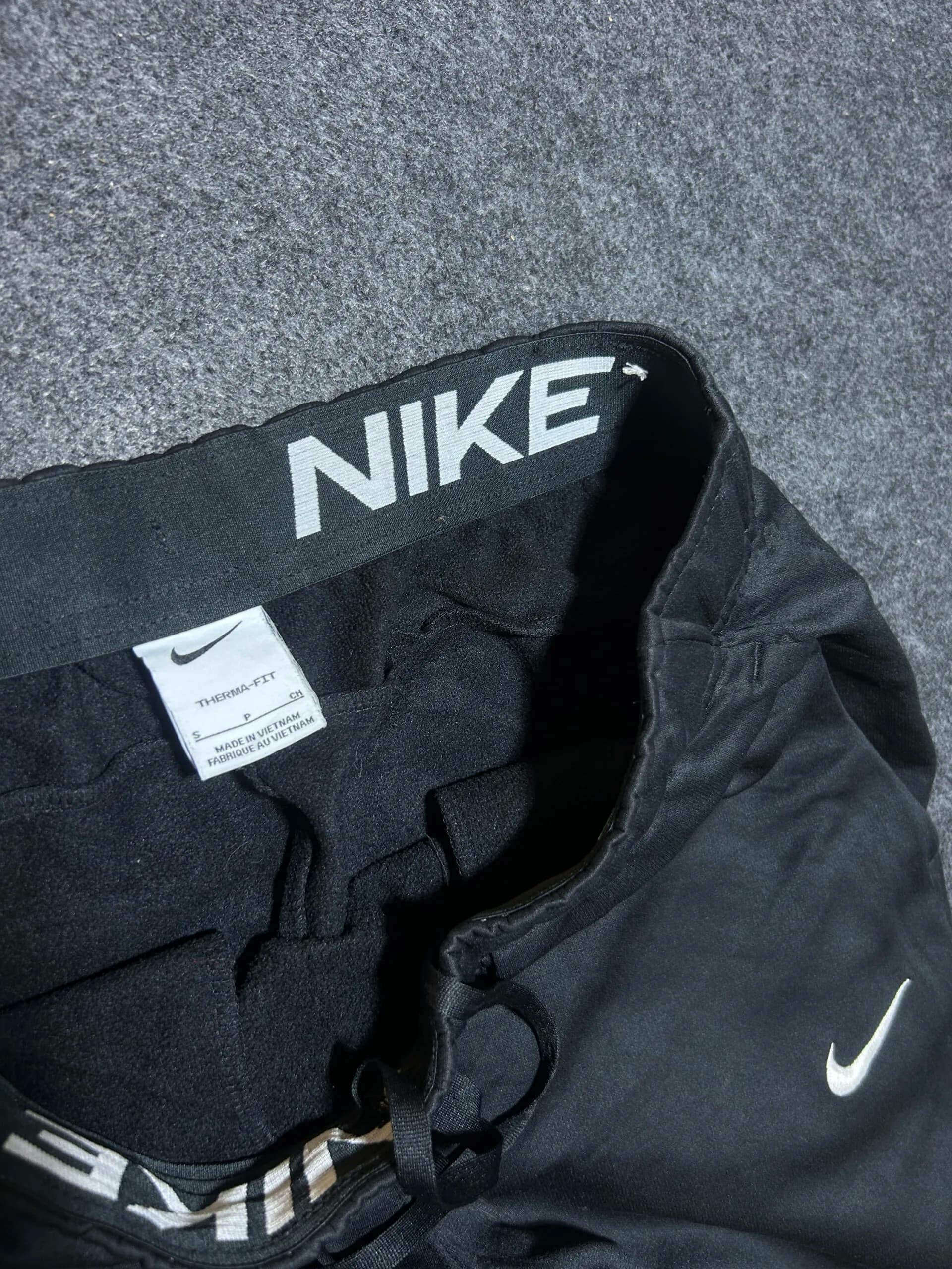 Nike thrift joggers India detail view