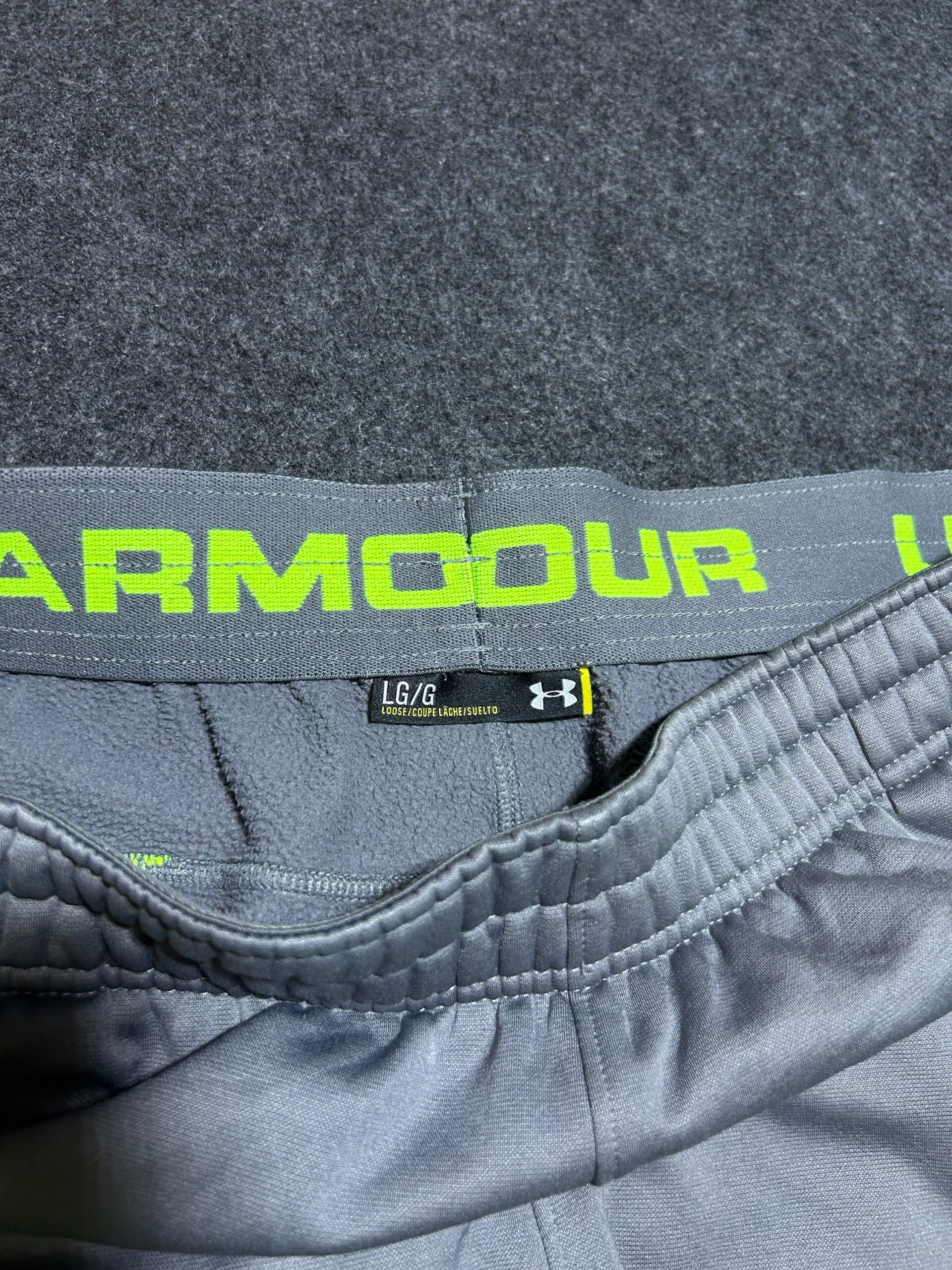 Under Armour thrift track pants India detail view