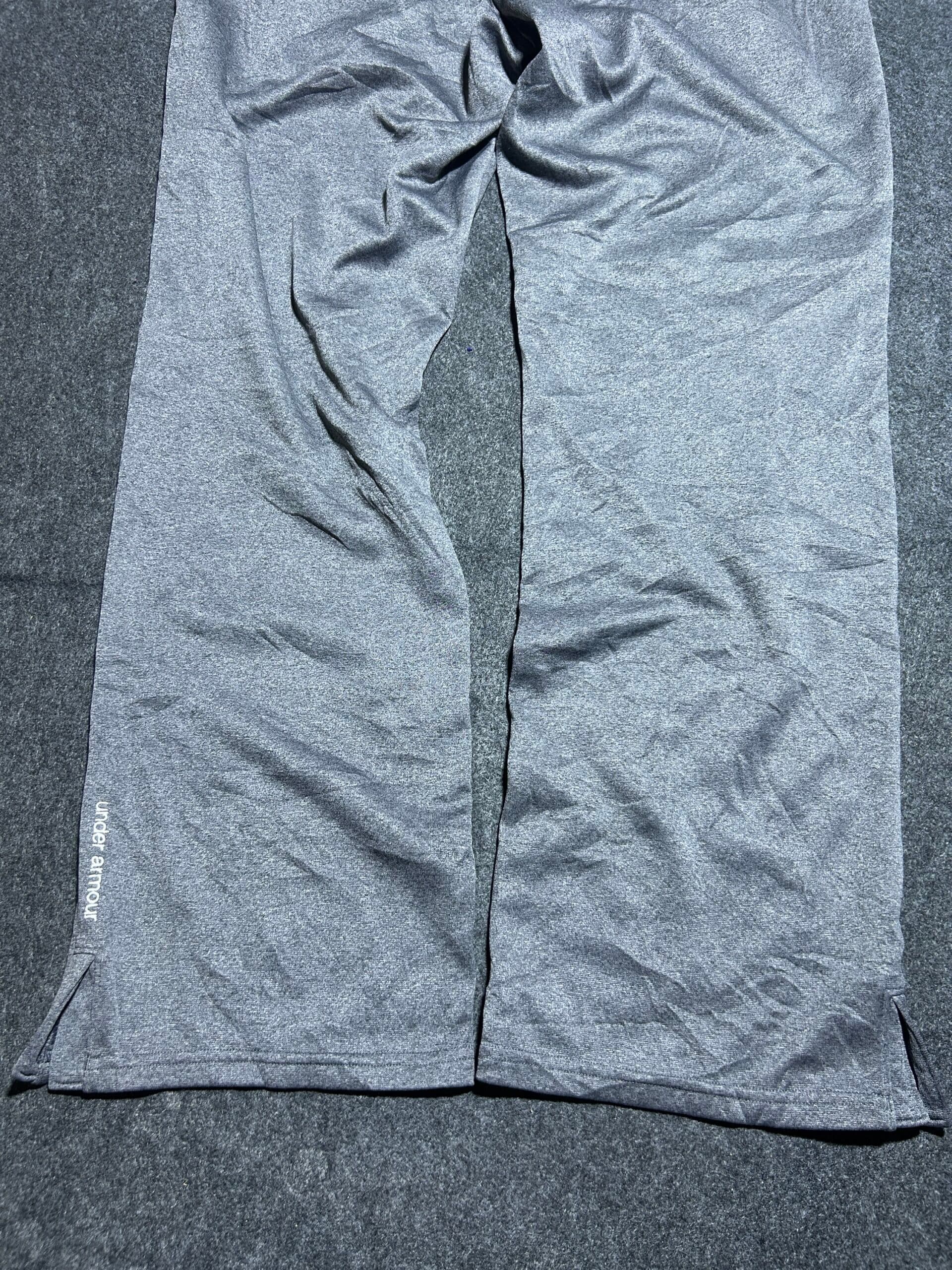Under Armour thrift track pants India close-up
