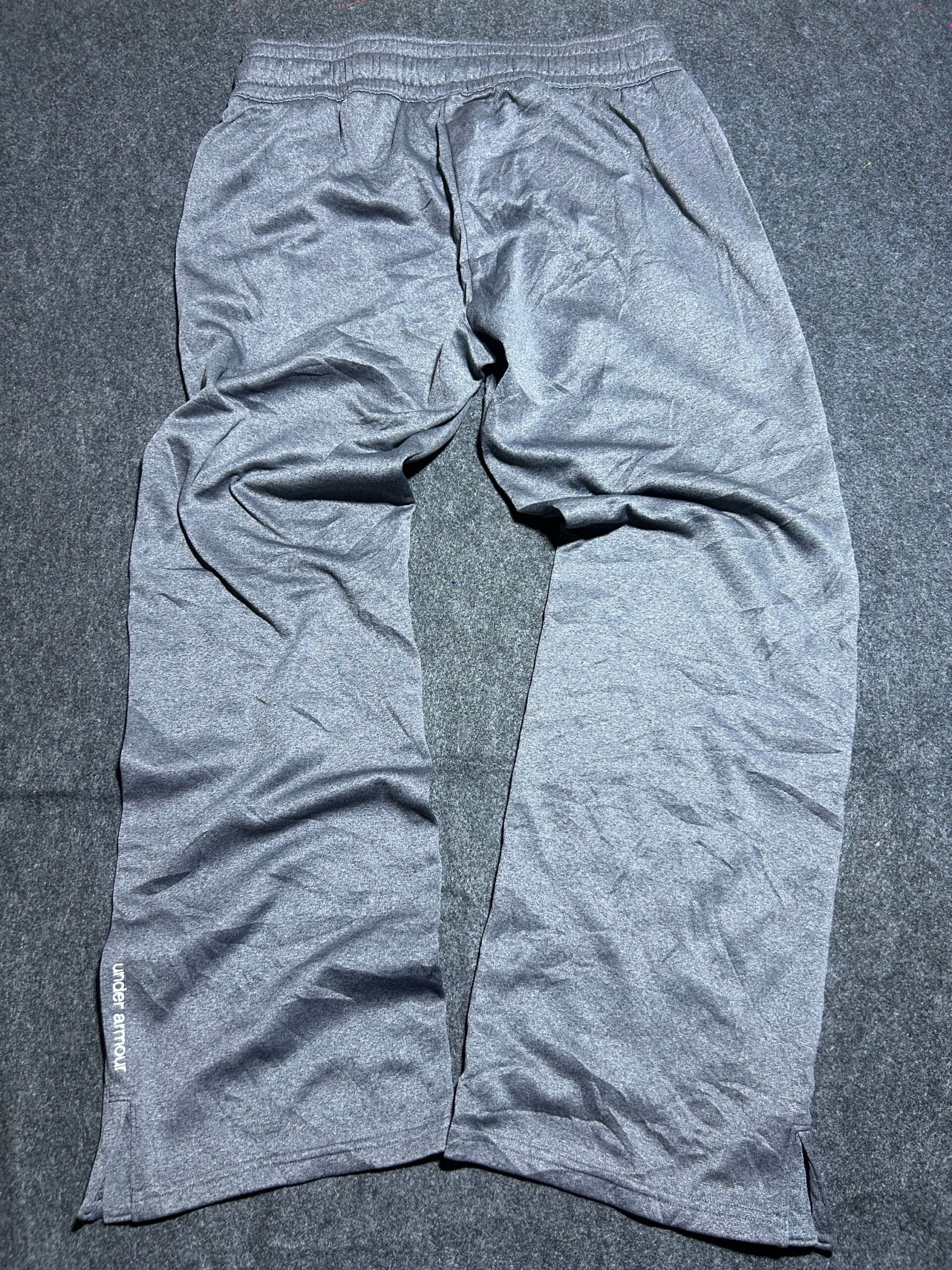 Under Armour thrift track pants India detail view