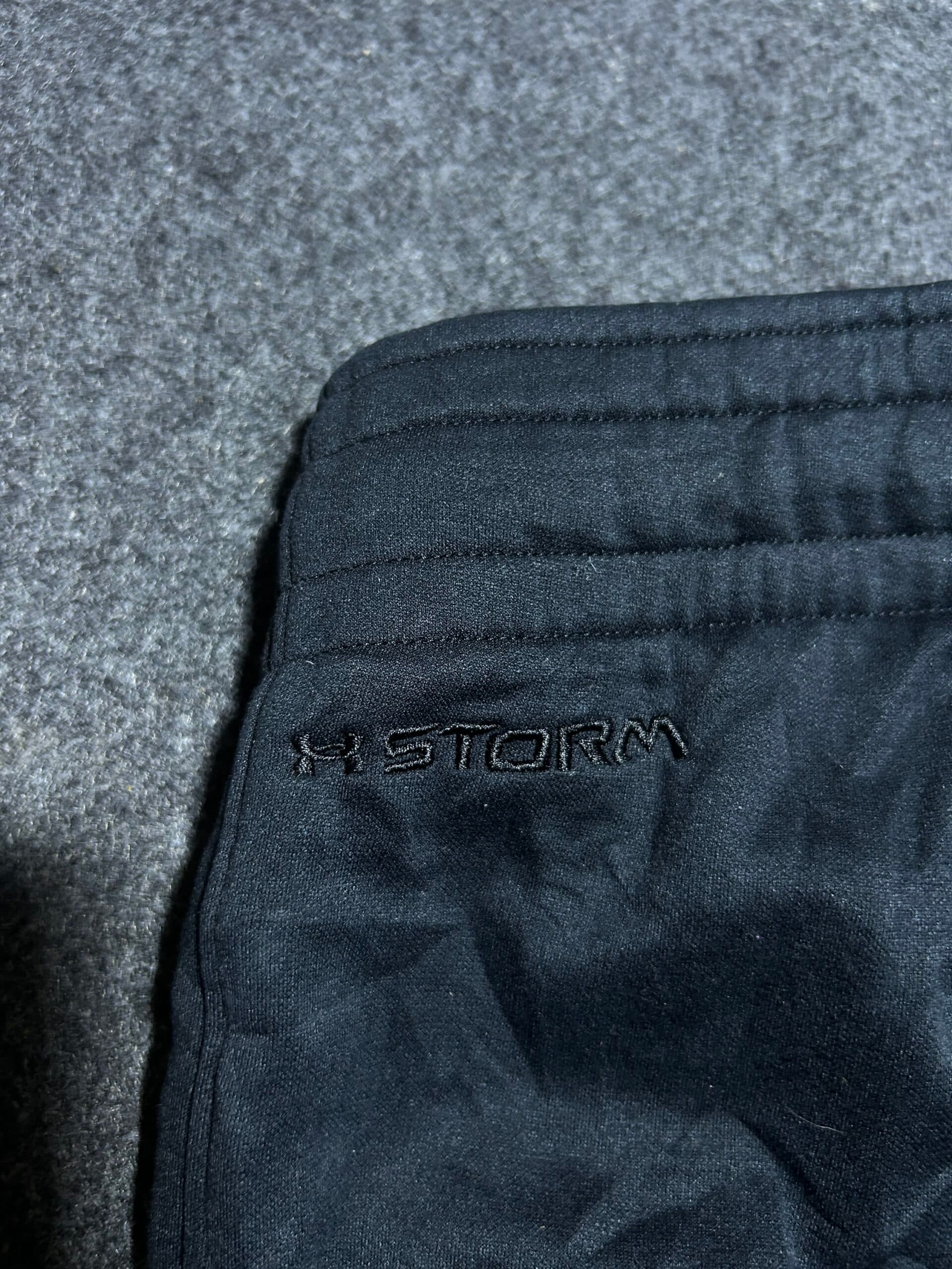 Under Armour thrift fleece jacket India close-up