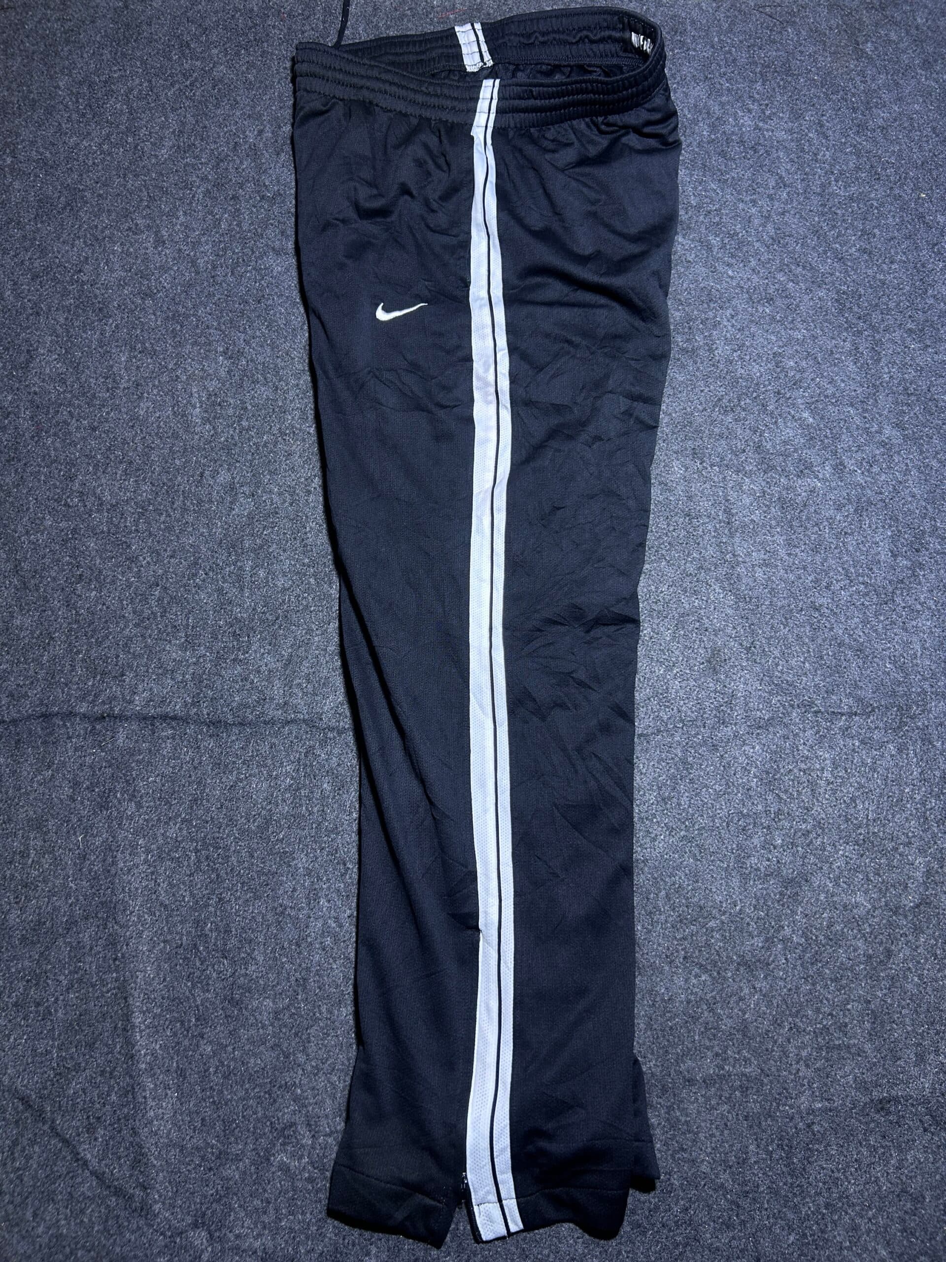 Nike thrift track pants India detail view