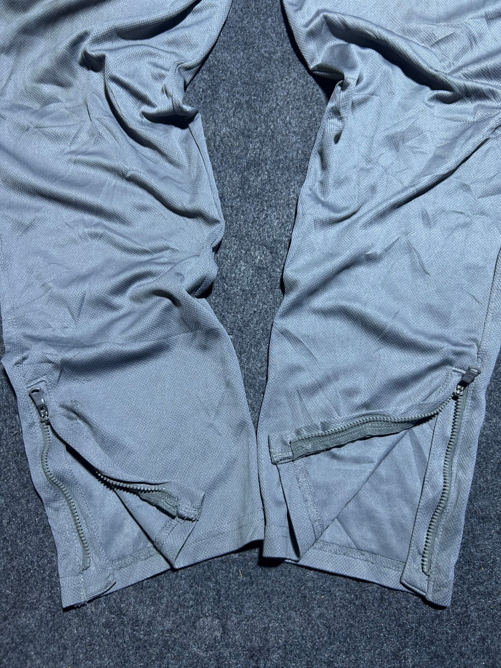 Under Armour thrift track pants India detail view
