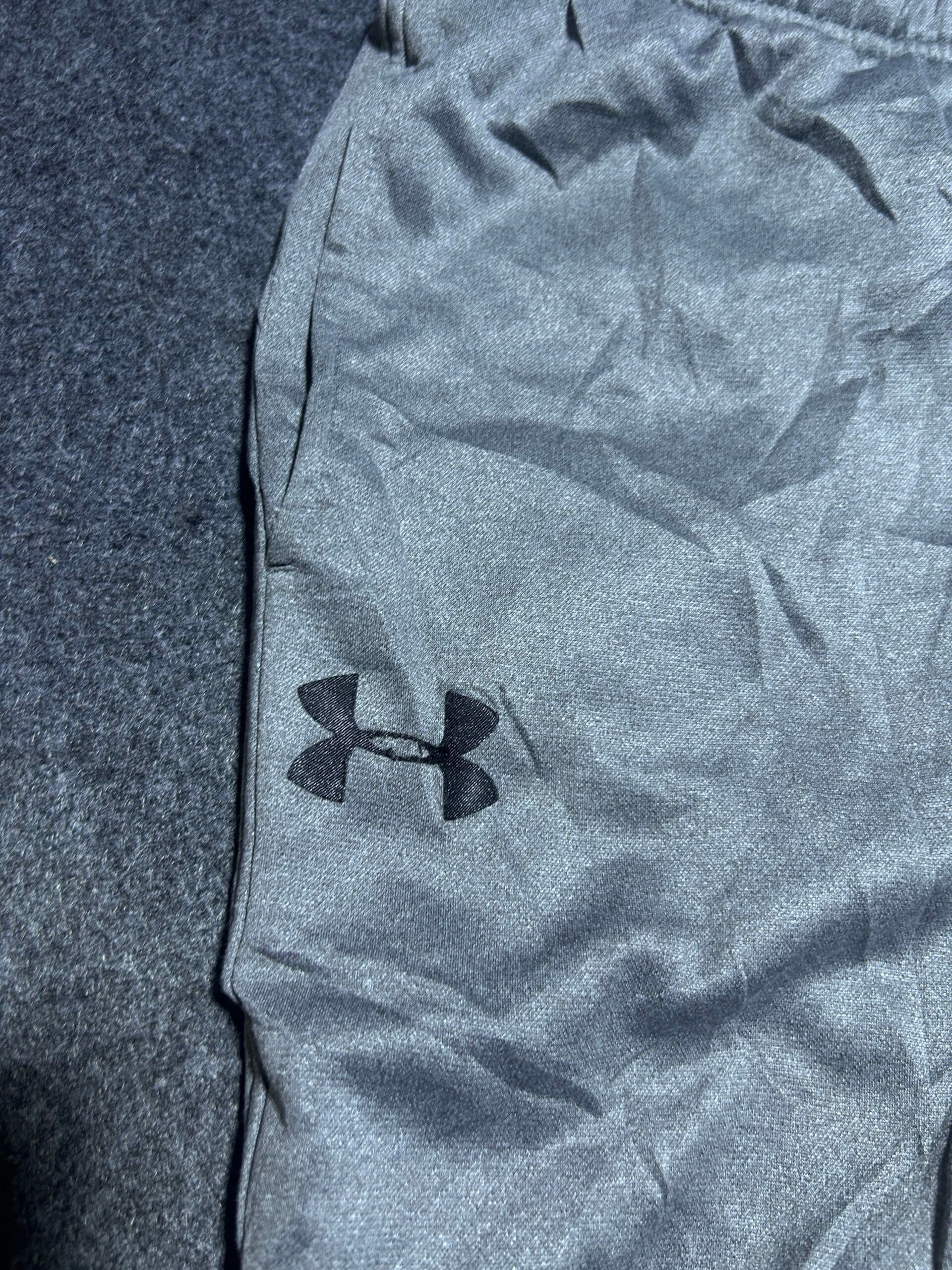 Under Armour thrift track pants India close-up