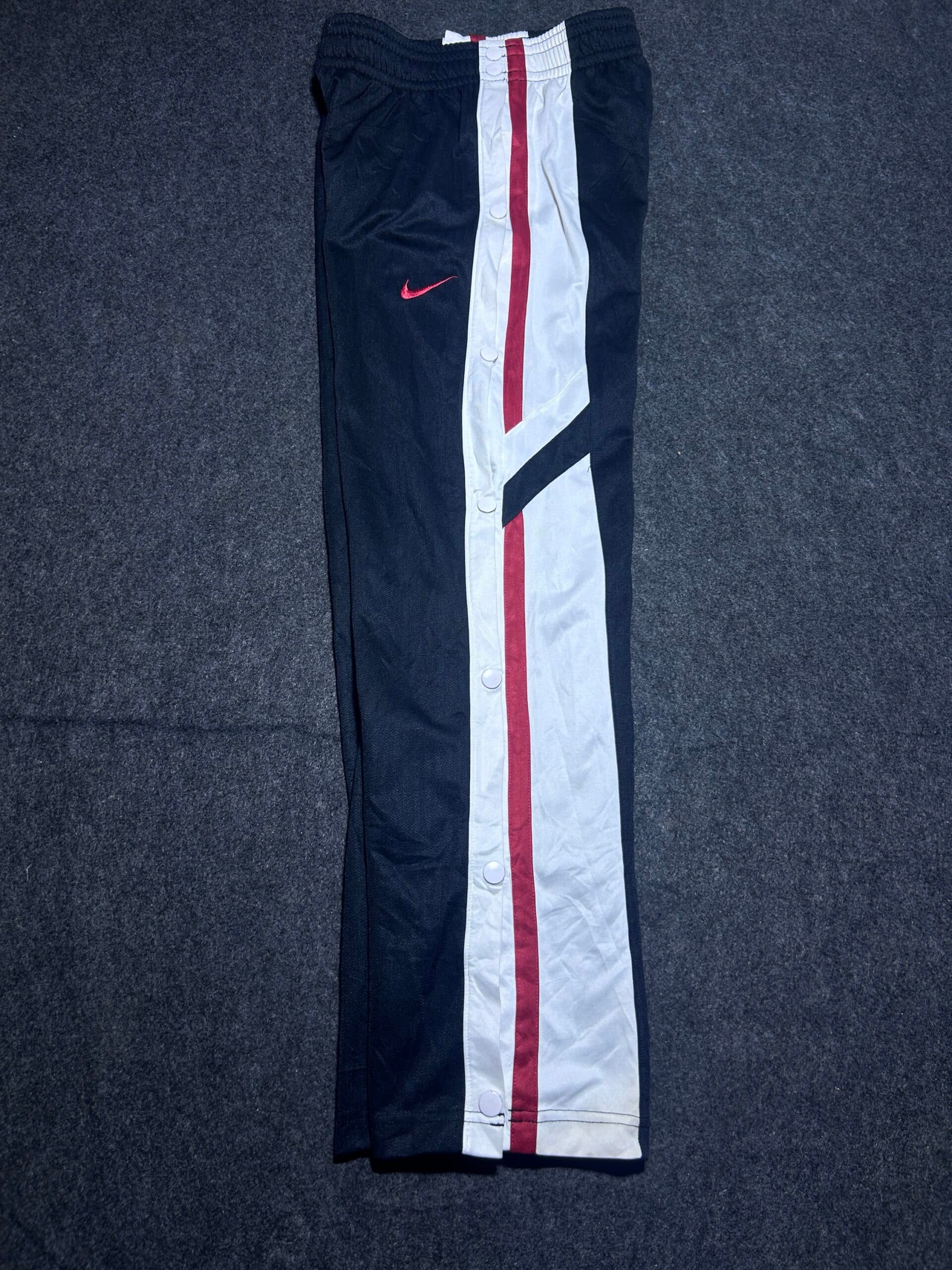 Nike thrift track pants India detail view