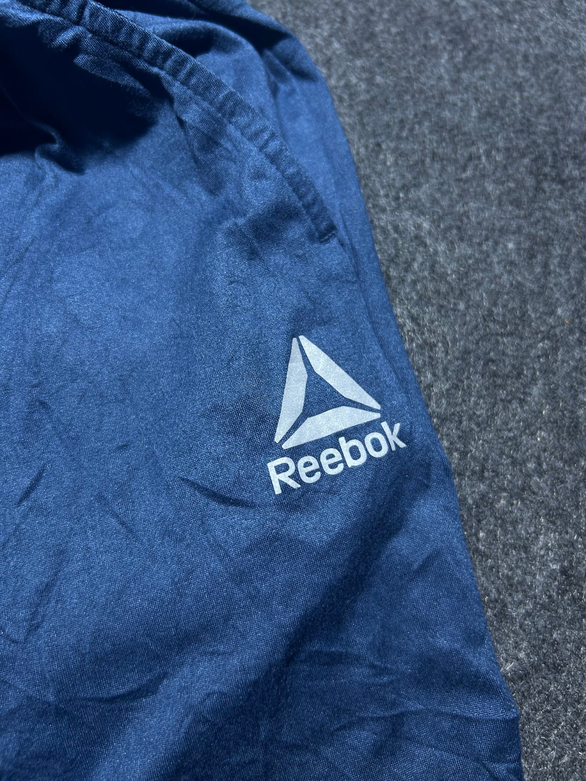 Reebok thrift shorts India detail view